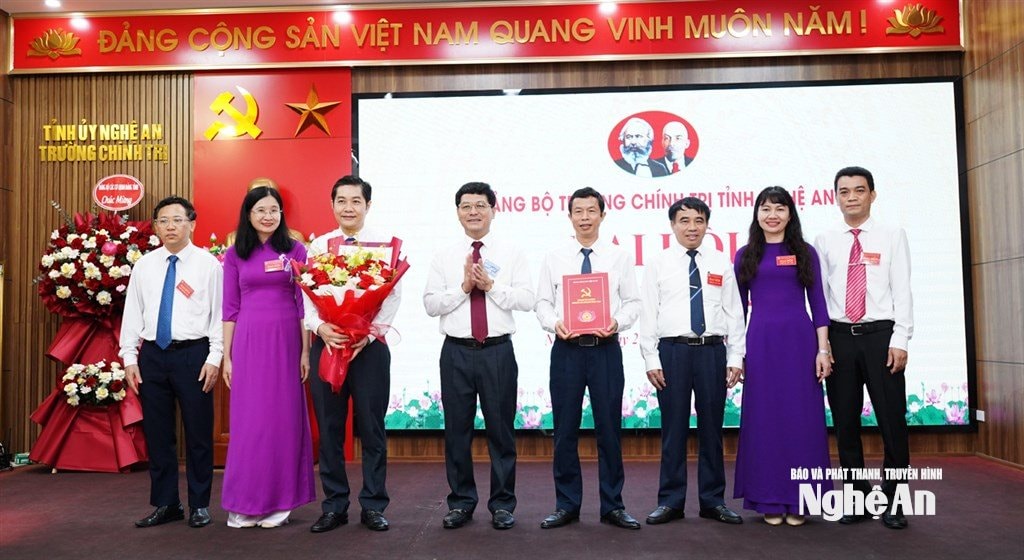 Chính trị