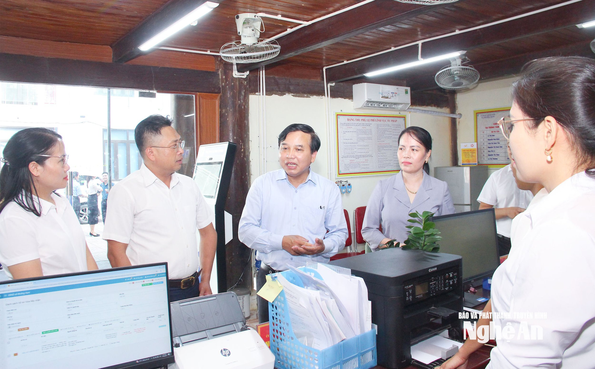 Phó Chủ tịch HĐND tỉnh Nguyễn Như Khôi tiếp xúc cử tri xã Mường Ham