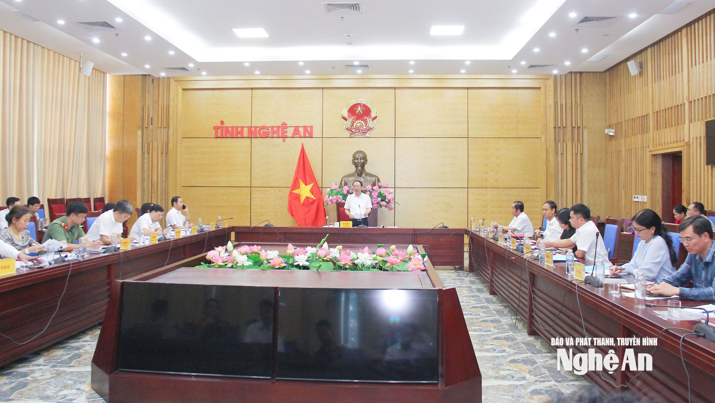 Quang cảnh cuộc họp. Ảnh Mai Hoa