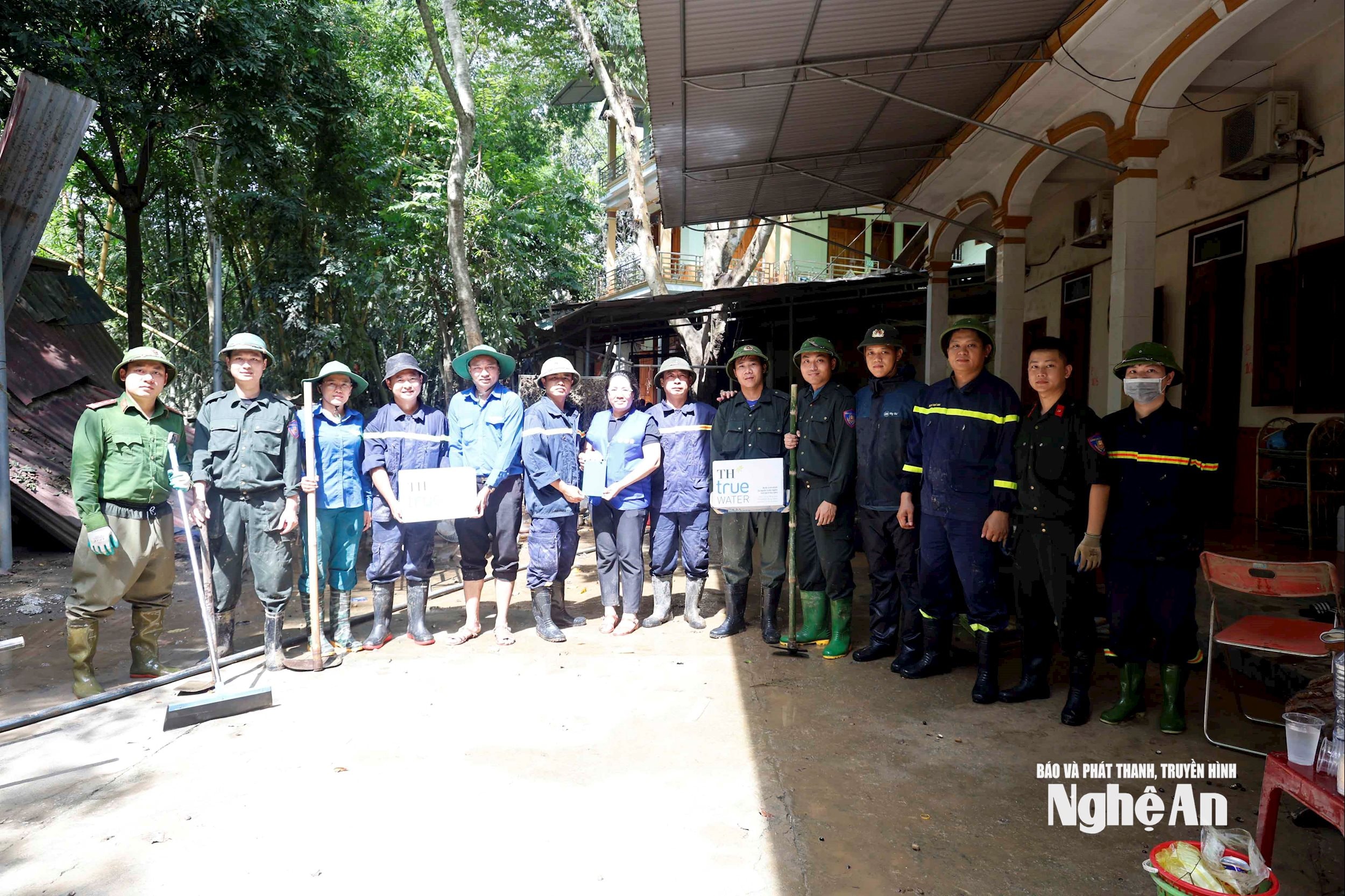 រូបថត 19