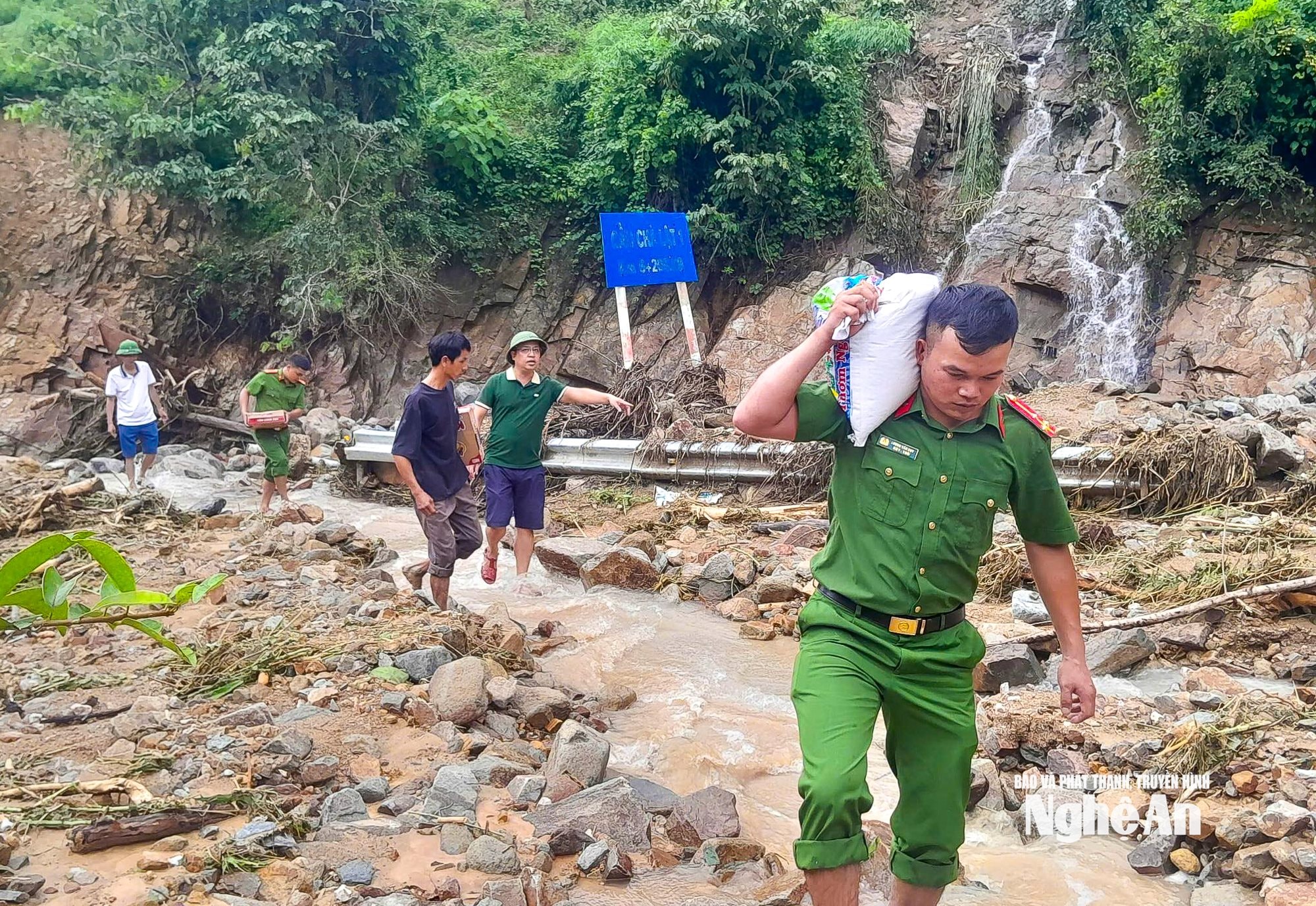 PCT Nguyễn Văn Đệ-20