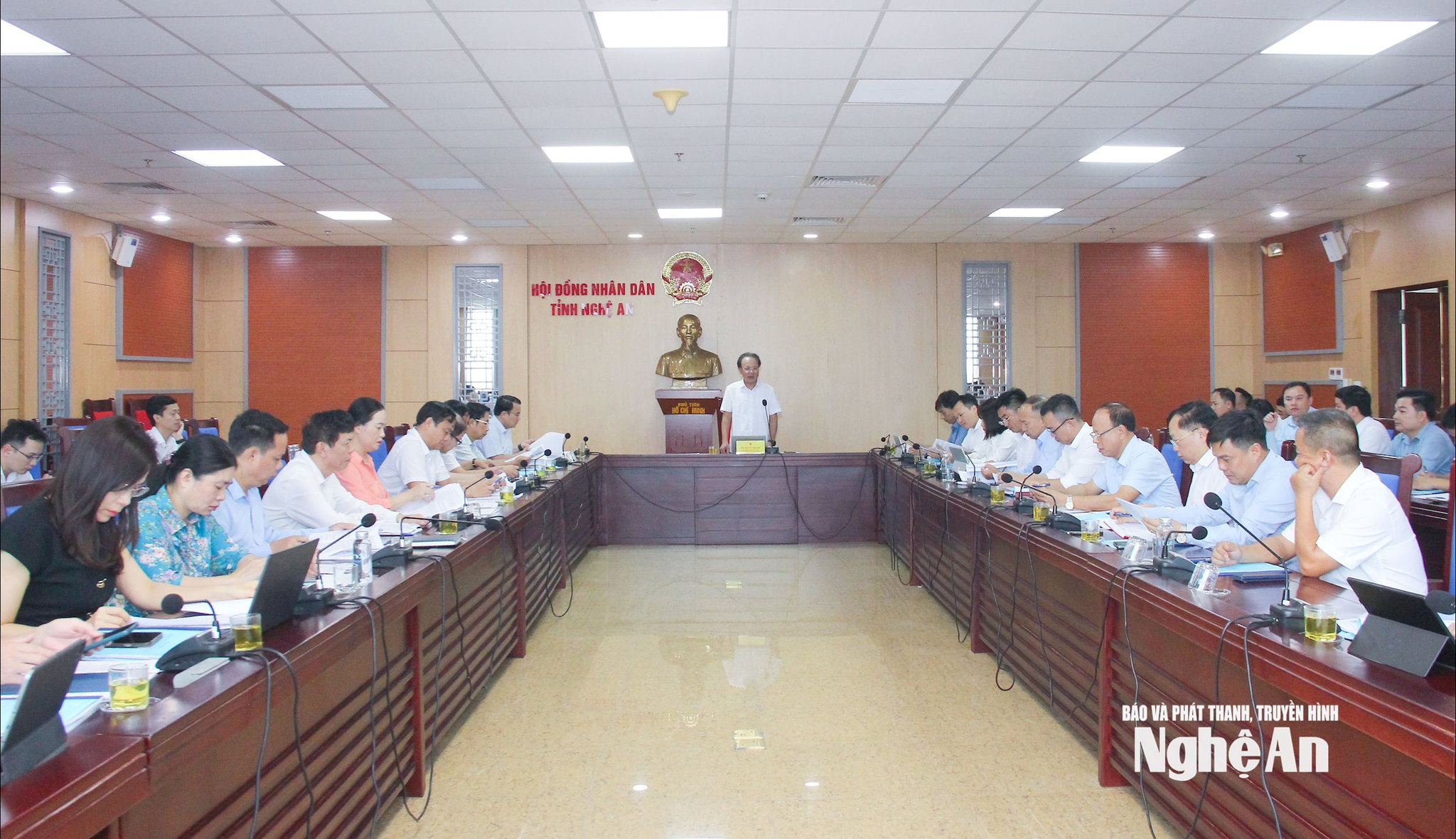 Đồng chí Nguyễn Nam Đình chủ trì duyệt Đại hội Đảng bộ 6 xã: Châu Tiến, Hùng Chân, Châu Bình, Hạnh Lâm, Sơn Lâm, Bích Hào