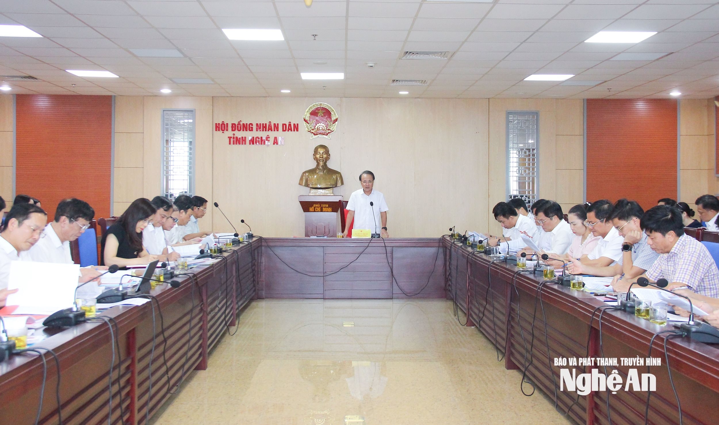 Quang cảnh cuộc họp phê duyệt đại hội của tổ công tác số 9. Ảnh Mai Hoa