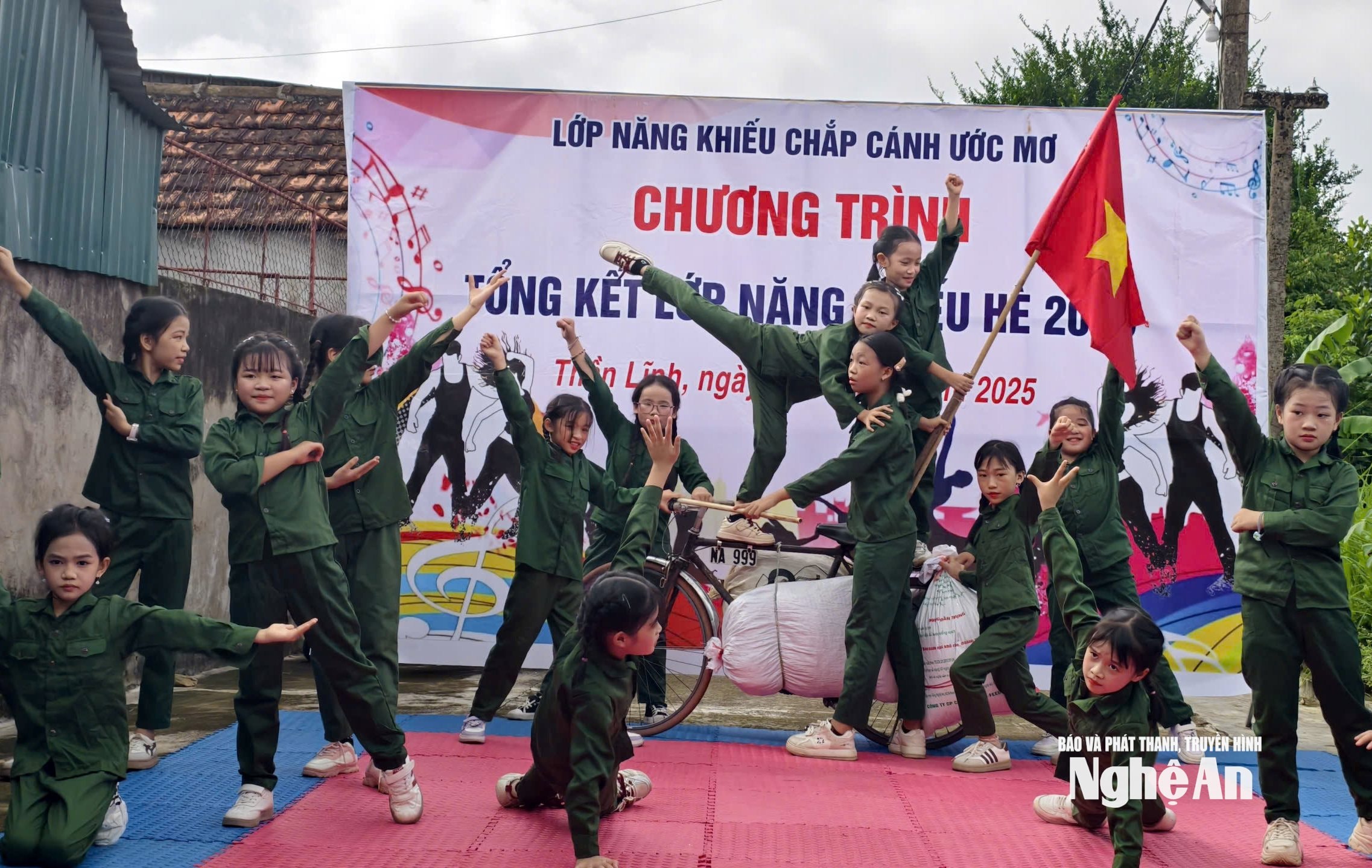 chợ phiên 1k cho trẻ em Xóm 3 Thần Lĩnh Ảnh Diệp Thanh00008
