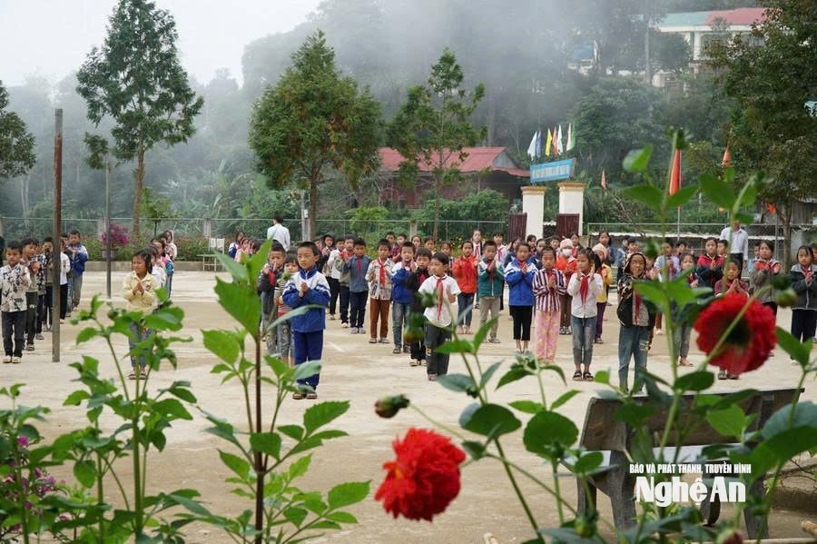 Học sinh Trường PT DTBT Tiểu học Đọoc Mạy