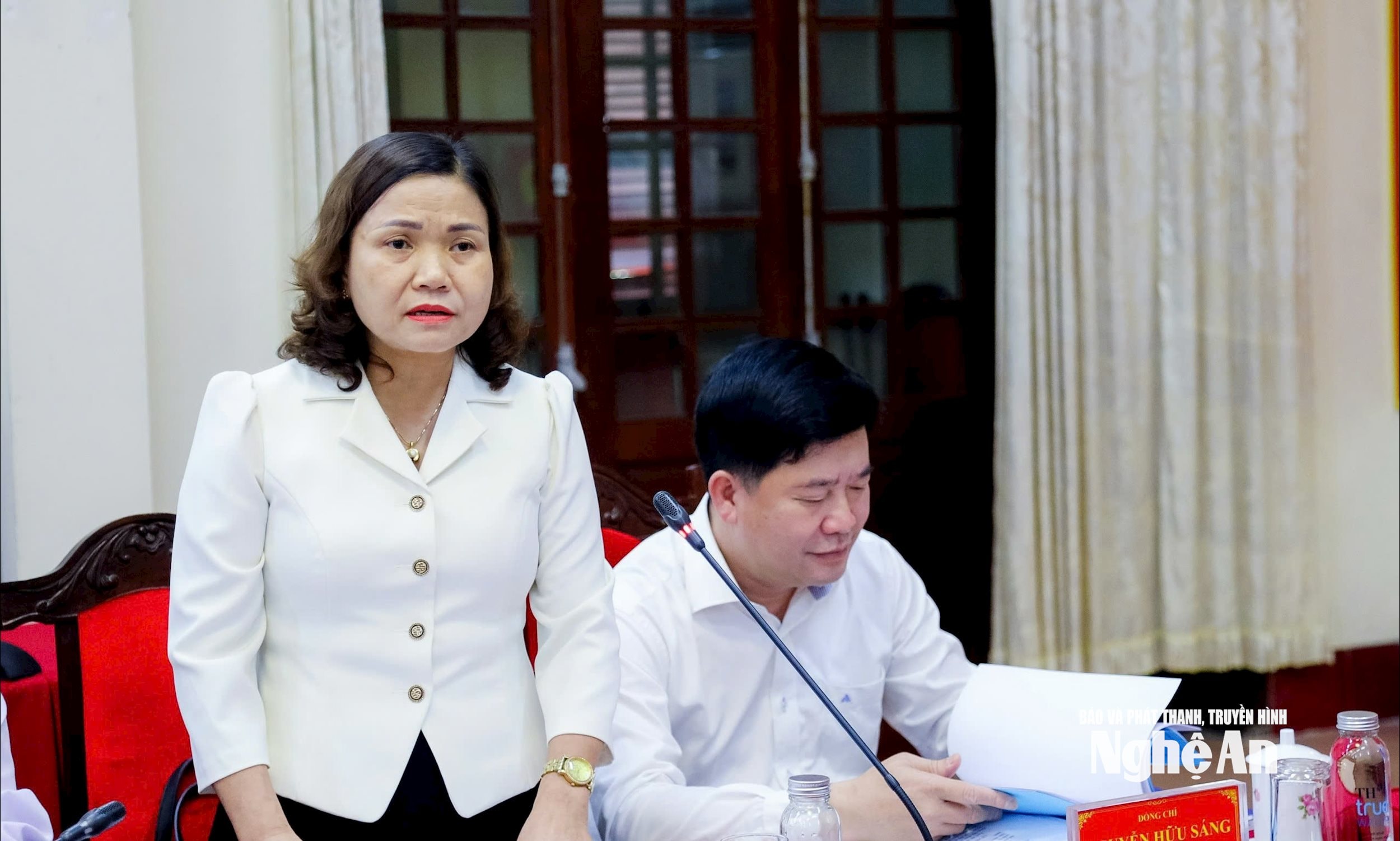chị âu