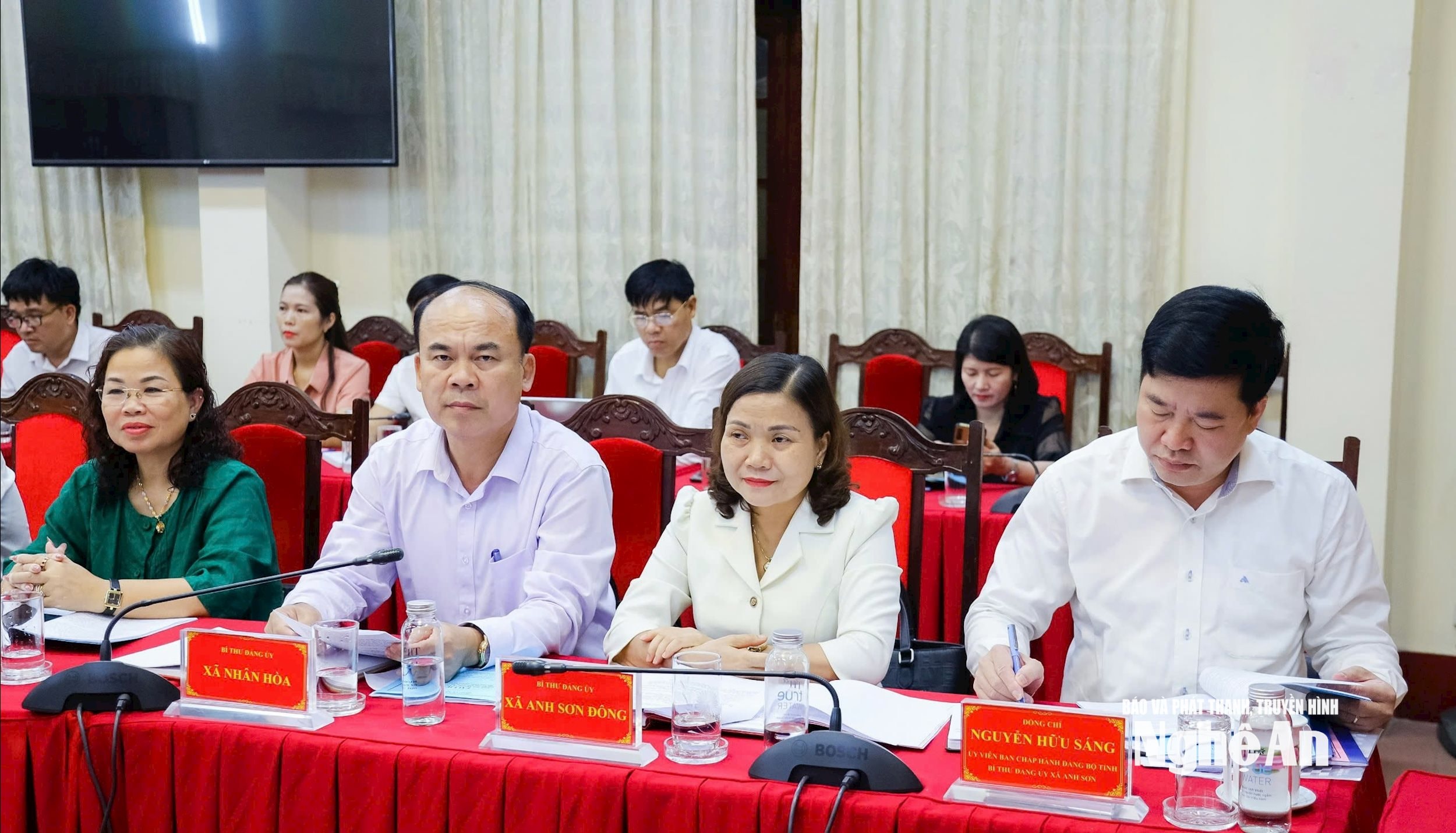 lãnh đạo xã