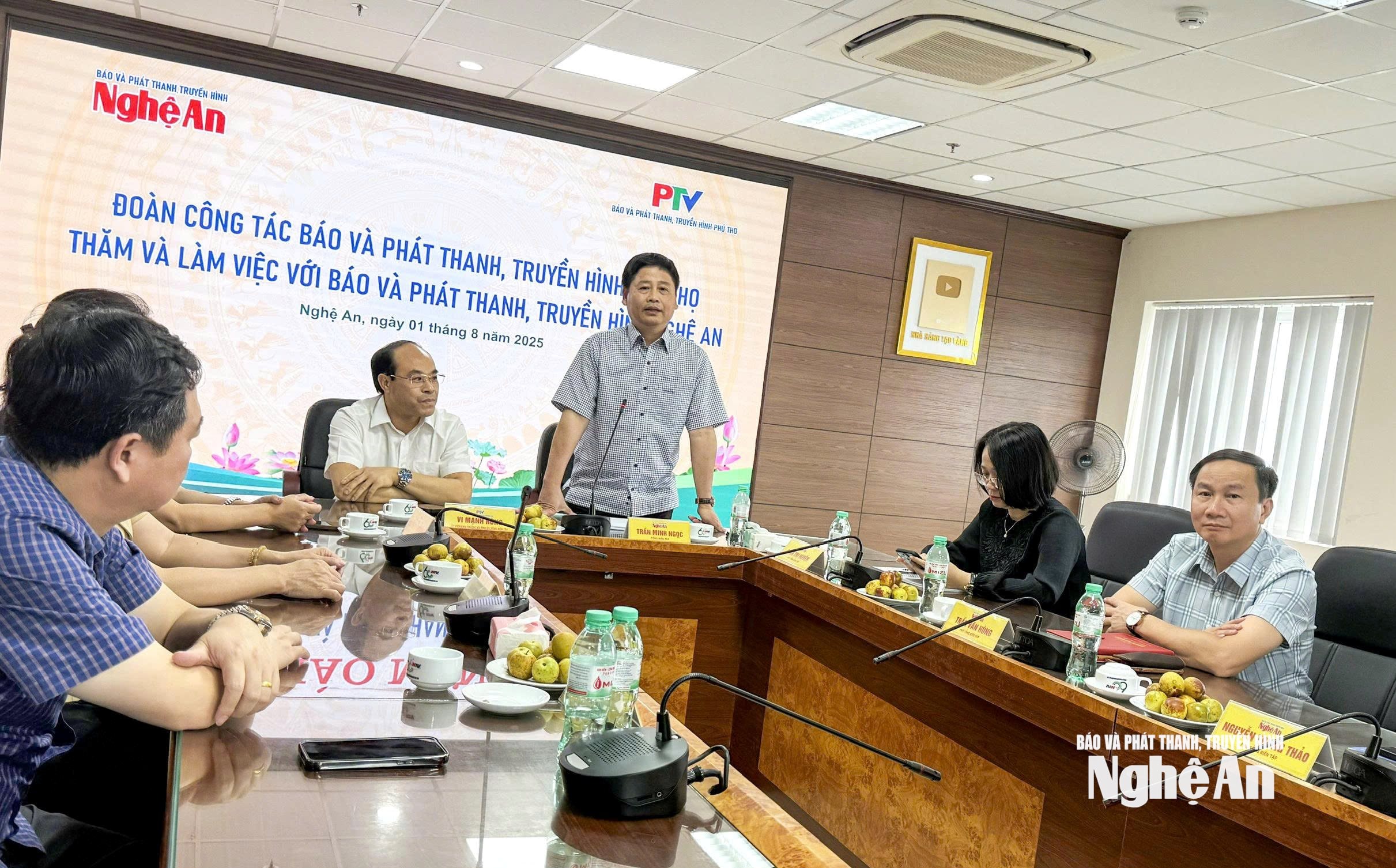 TBT Trần Minh Ngọc phát biểu tại buổi làm việc. Ảnh- Thanh Nga