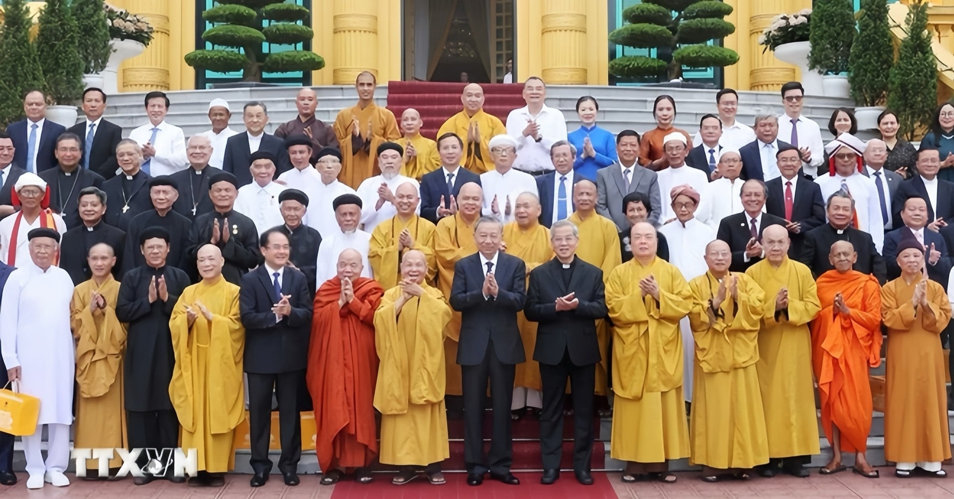 Việt Nam có 16 tôn giáo, gần 28 triệu tín đồ