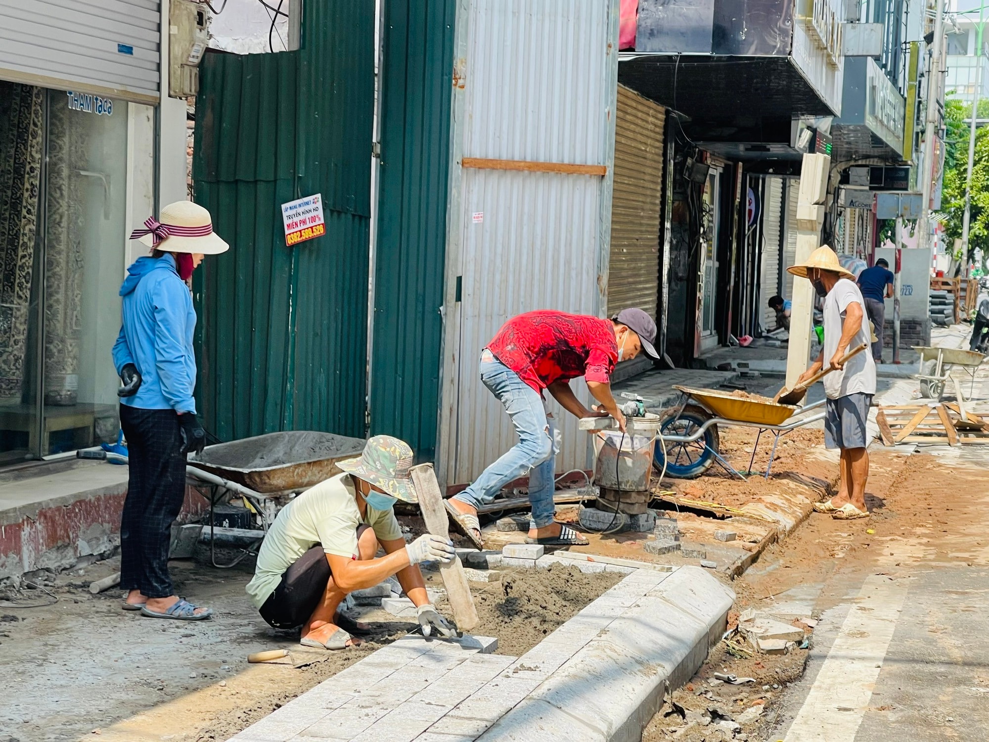 Tháng kỷ niệm CMT8 và Quốc khánh 2/9: Hà Nội dừng đào đường, vỉa hè đến ngày 5/9