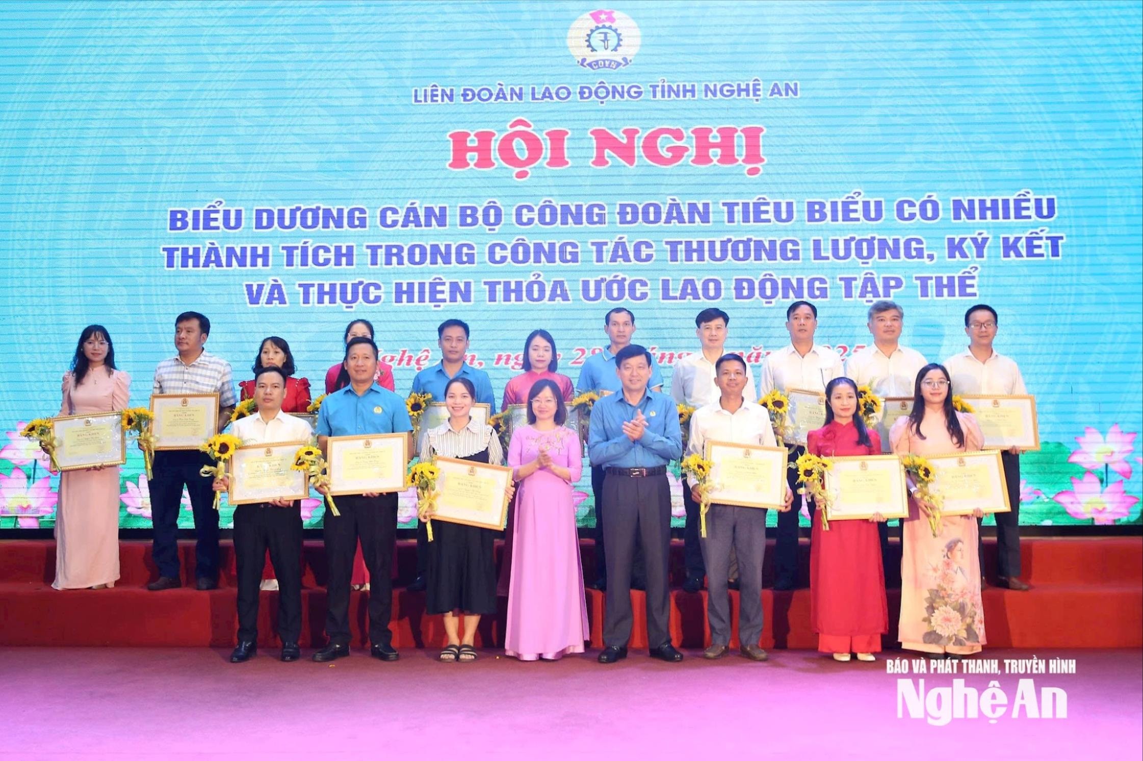 bna_bieu-duong-cong-doan-co-so-lam-tot-thoa-uoc-lao-dong-tap-the-thanh-lap-cong-doan-xa-phuong-anh-diep-thanh00003.jpg