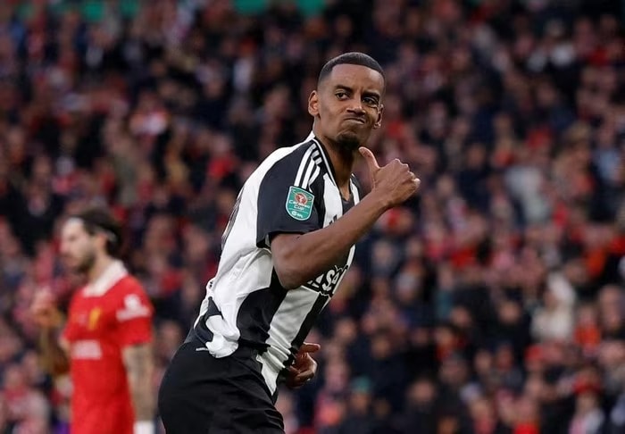 Isak gây tổn thất về mặt chuyên môn và ảnh hưởng đến bầu không khí của Newcastle.