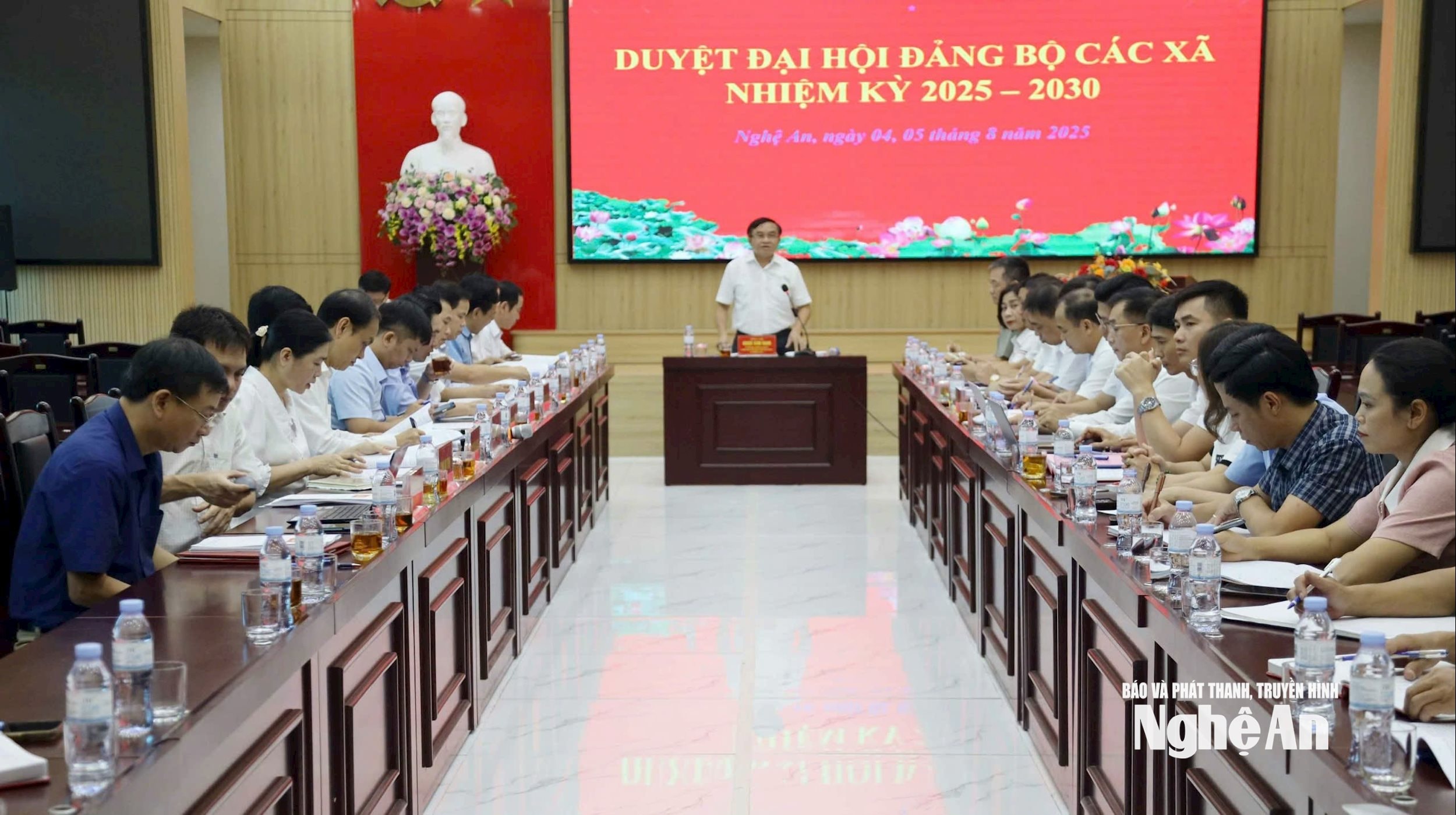  toàn cảnh