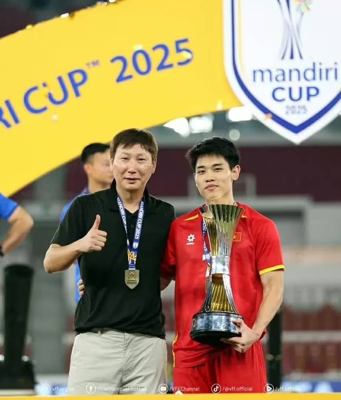 HLV Kim Sang Sik và học trò tại U23 Đông Nam Á 2025. (Nguồn- VFF)