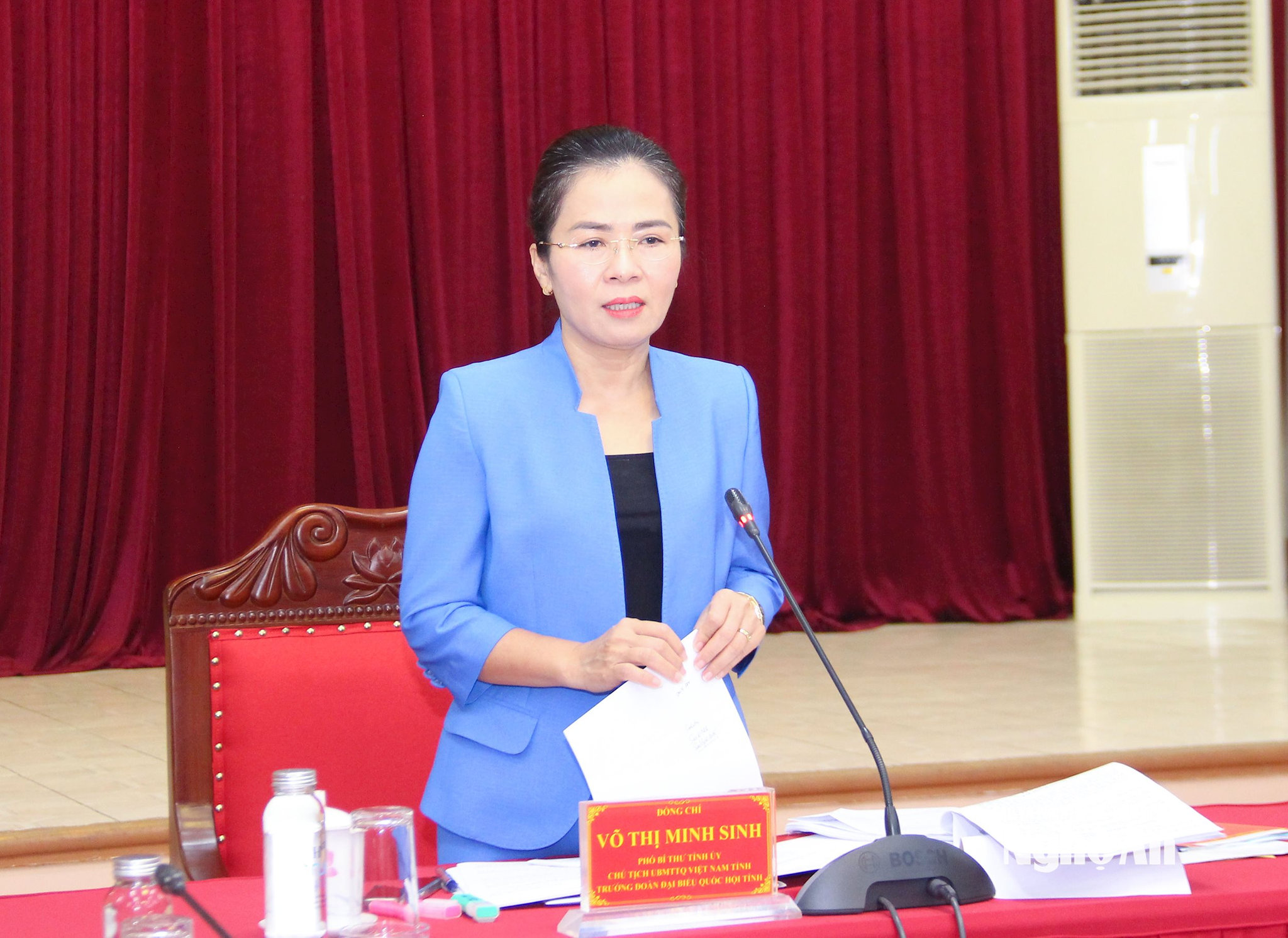 Đồng chí Võ Thị Minh Sinh chủ trì duyệt Đại hội Đảng bộ 5 xã: Quỳnh Lưu, Quỳnh Anh, Quỳnh Tam, Mường Xén, Tiền Phong
