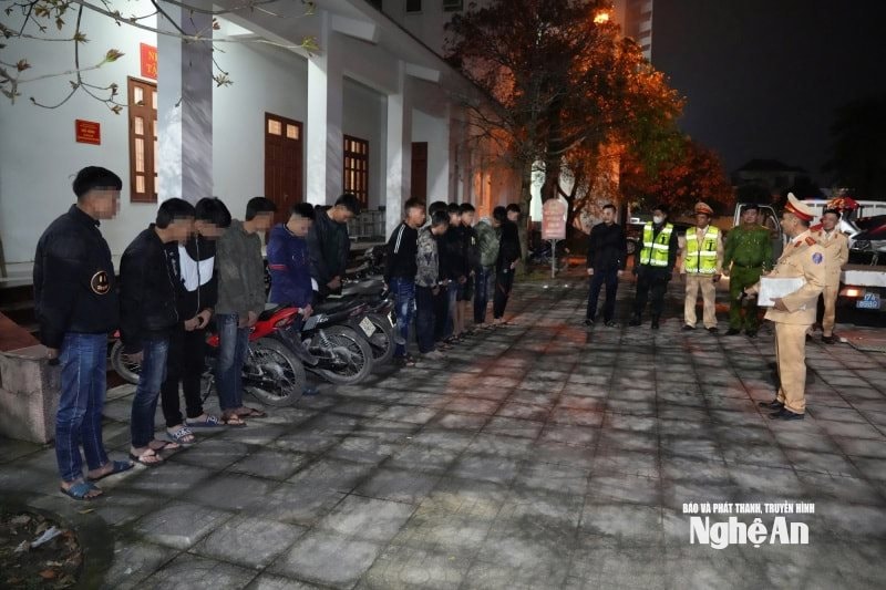 Nhóm thanh niên tụ tập đua xe có biểu hiện gây rối trật tự công cộng bị Tổ 373 phát hiện, ngăn chặn trong 2 ngày (30 - 31-3). Ảnh PV
