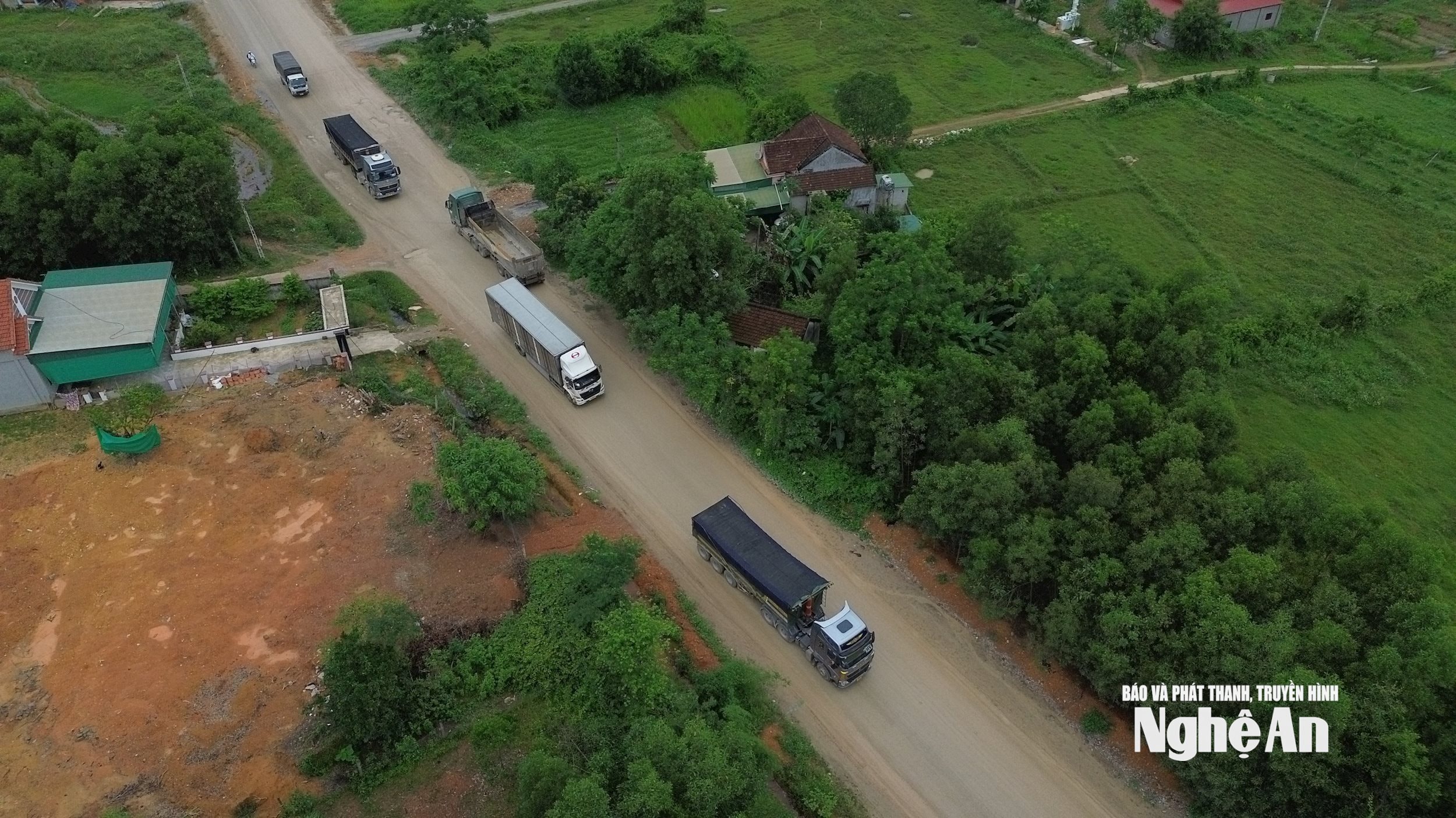 Quốc lộ 7 đoạn vướng mắc GPMB. Ảnh Tiến Đông