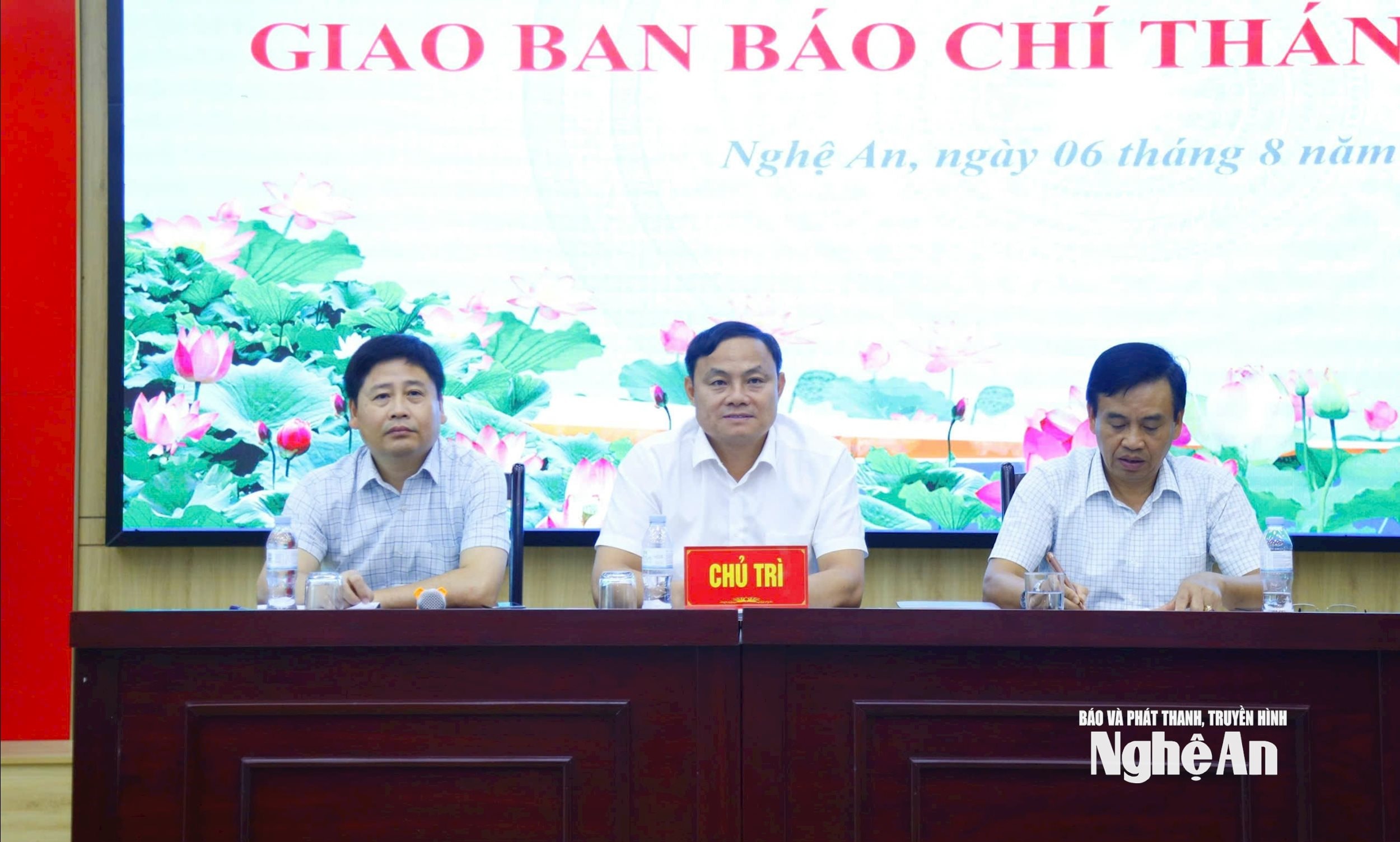  chủ trì hội nghị