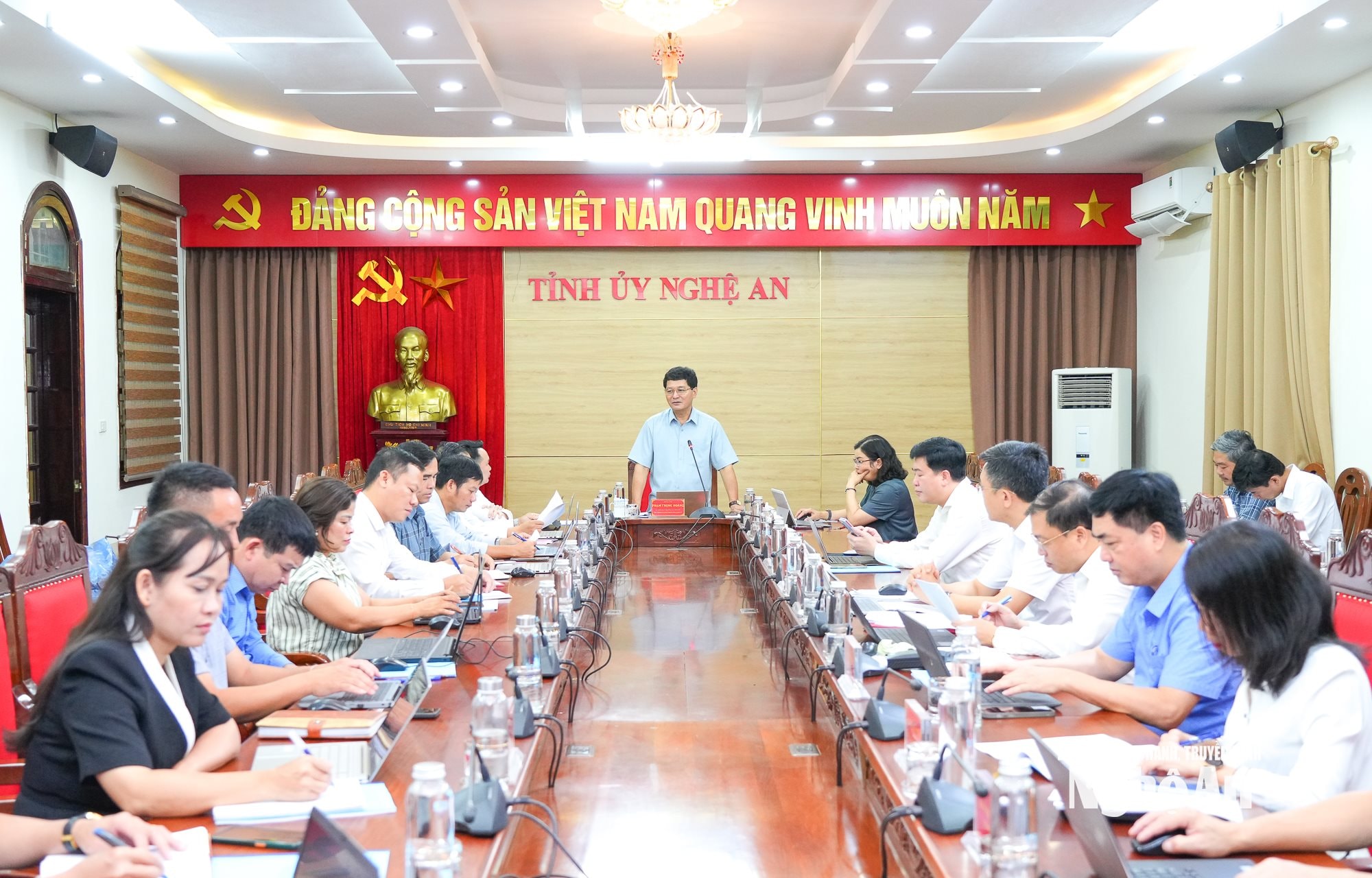 Duyệt đại hội-10