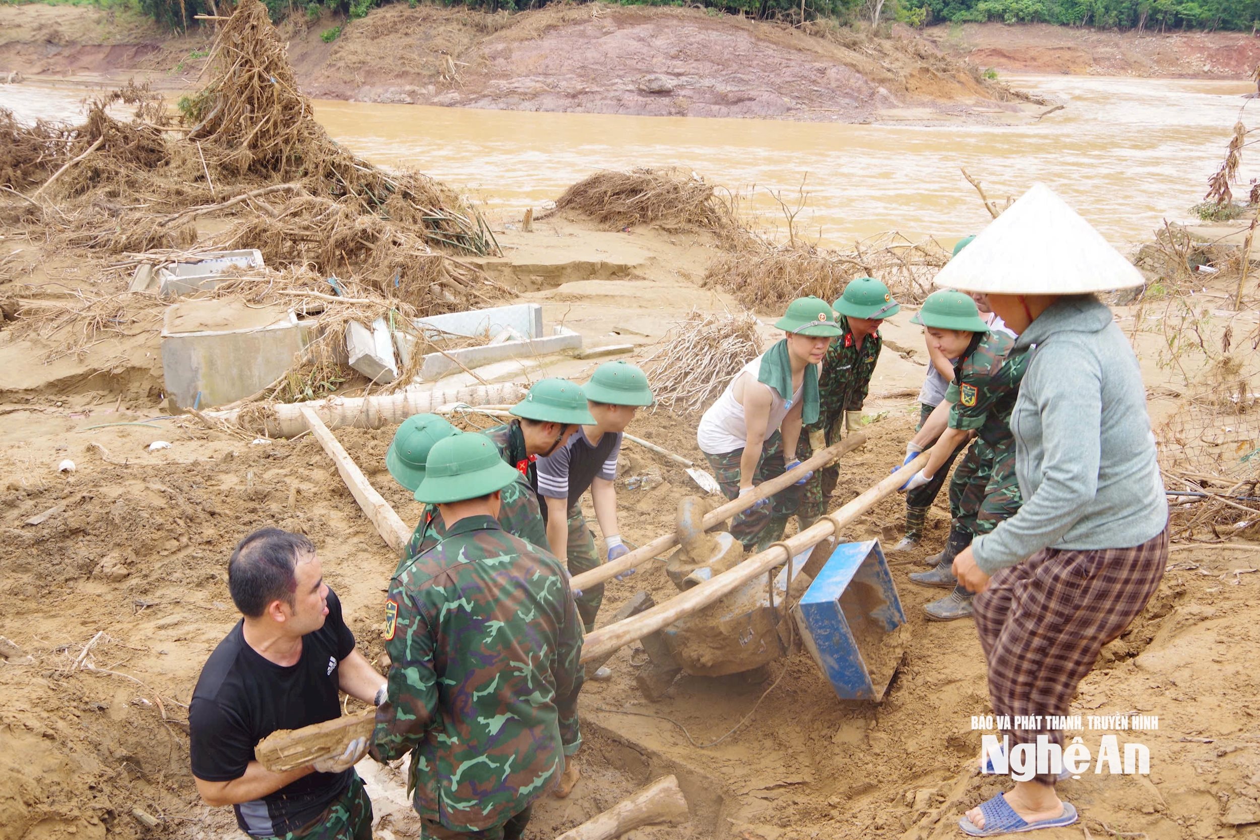 két sắt 4