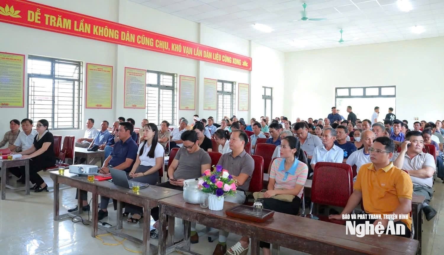 Xã Hưng Nguyên Nam lấy ý kiến các hộ gia đình, cá nhân bị ảnh hưởng do tuyến cao tốc Bắc - Nam về vị trí dự kiến quy hoạch khu tái định cư.