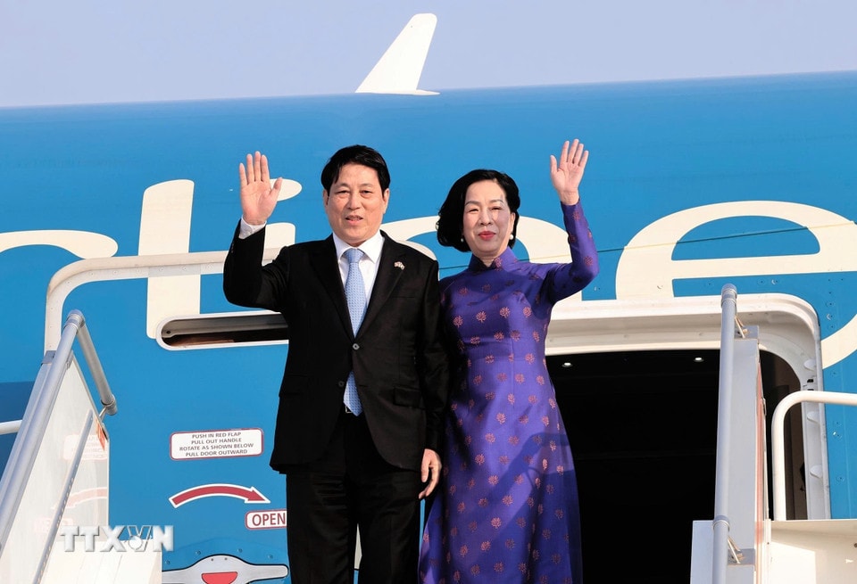 chu tich nuoc luong cuong bat dau tham cap nha nuoc cong hoa angola 4.jpg