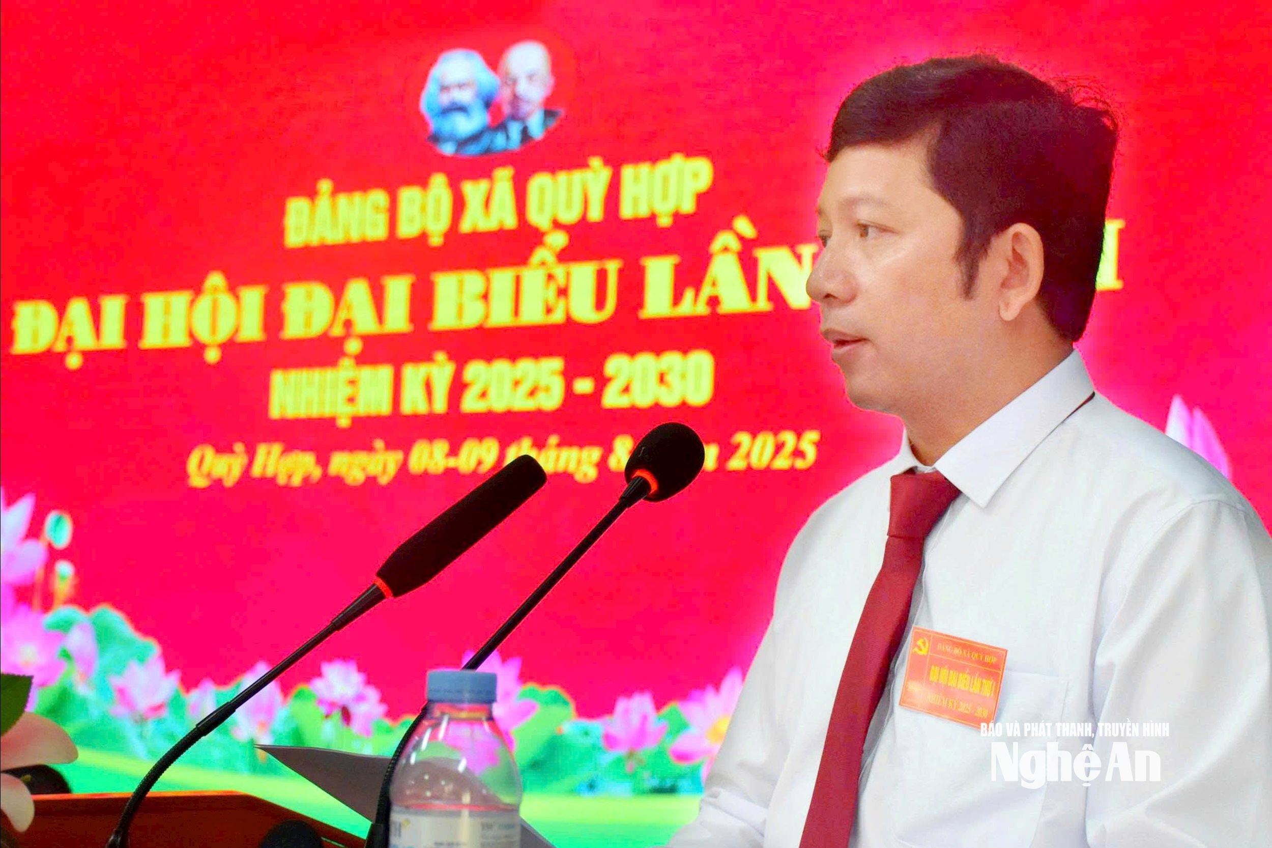 Đồng chí Dương Hoàng Vũ- Bí thư Đảng ủy, Chủ tịch HĐND xã Quỳ Hợp phát biểu vàbế mạc đại hội. Ảnh: Thu Hương