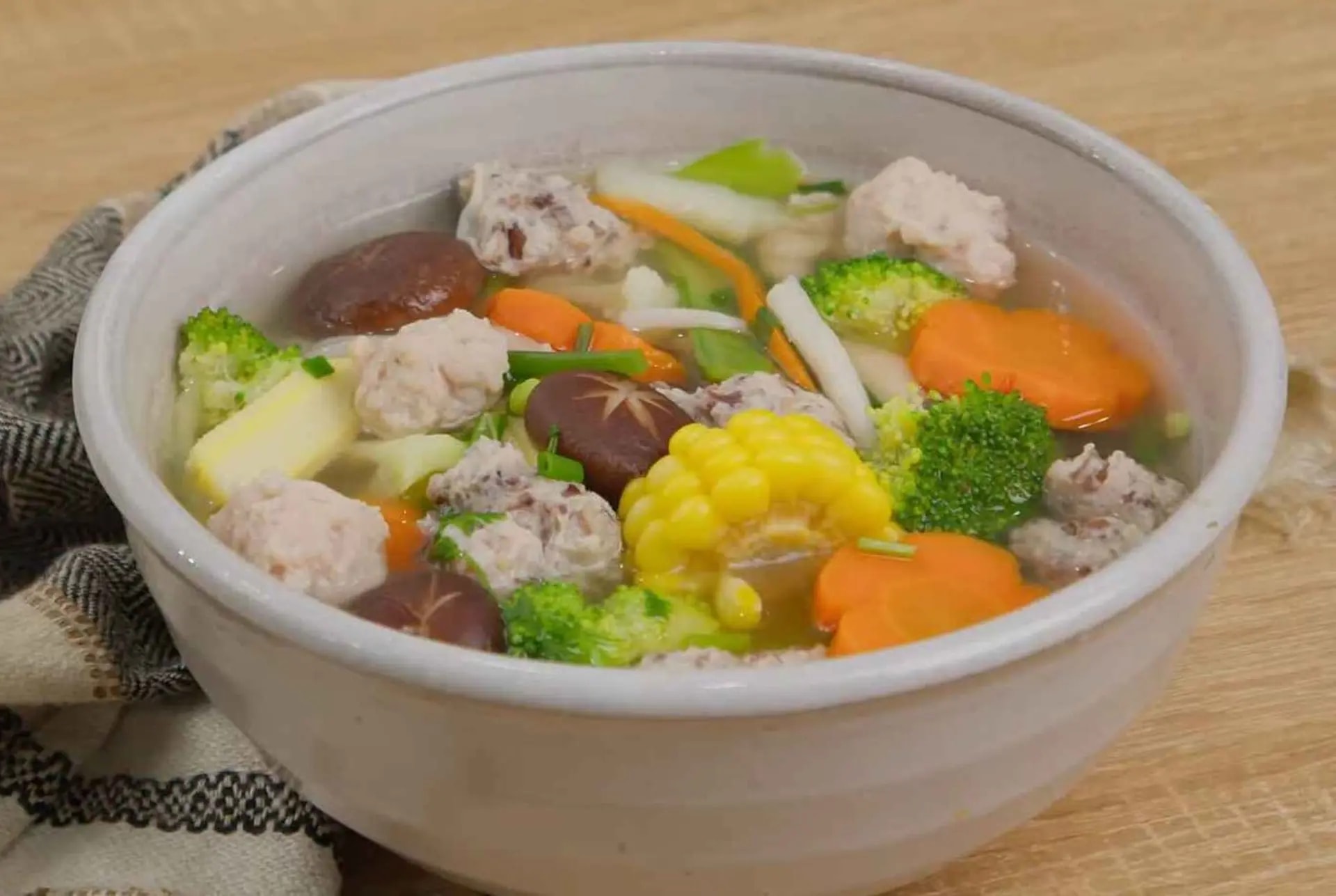 Cách nấu canh rau thập cẩm giúp giải nóng mùa hè