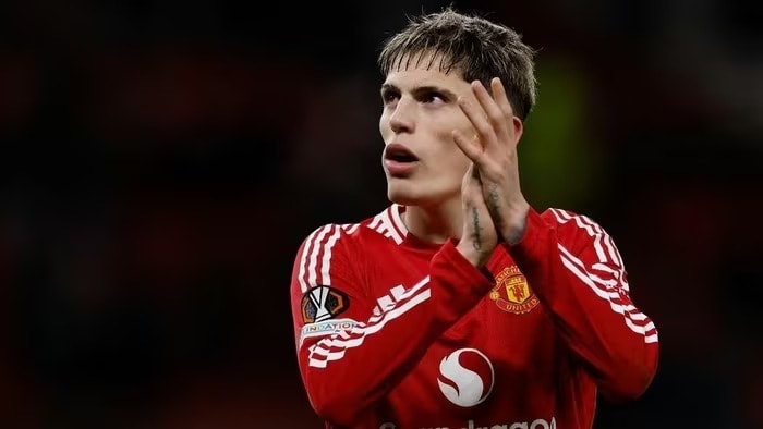 Garnacho sẽ chuyển sang khoác áo Chelsea hè này.