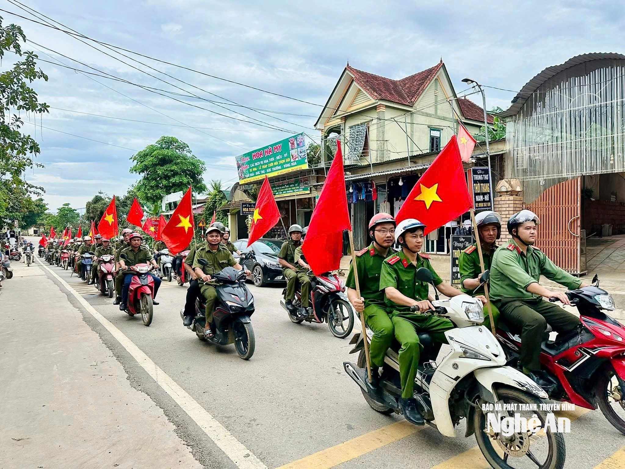 Công an xã Tân An ra quân cao điểm tấn công trấn áp tội phạm, bảo đảm an ninh trật tự trước, trong, sau đại hội Đảng các cấp. Ảnh: CSCC