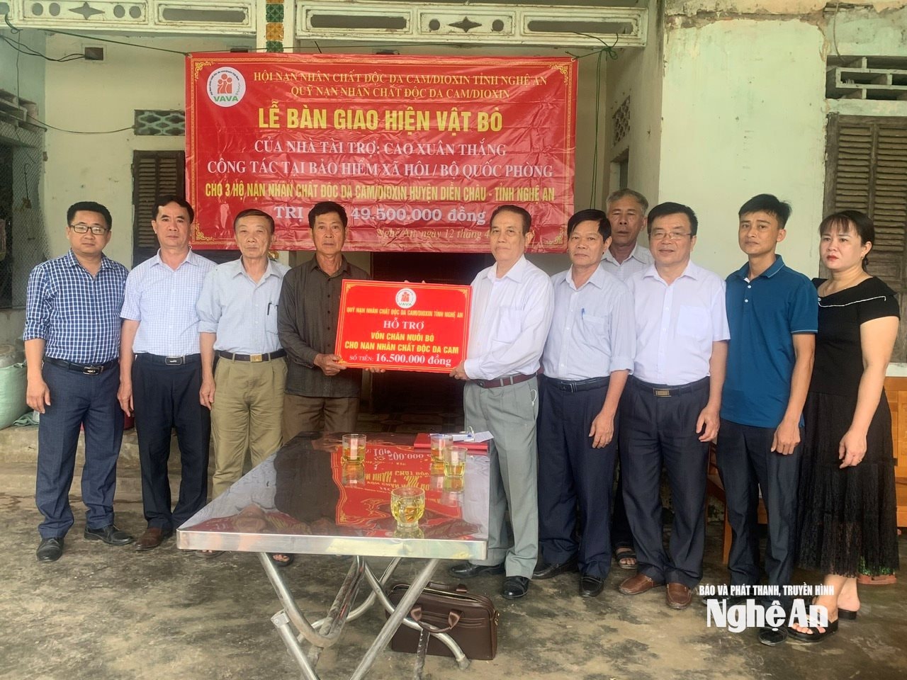 Lẽ bàn giao hỗ trợ cho gia đình nạn nhân bị nhiễm chất độc da cam_dioxin