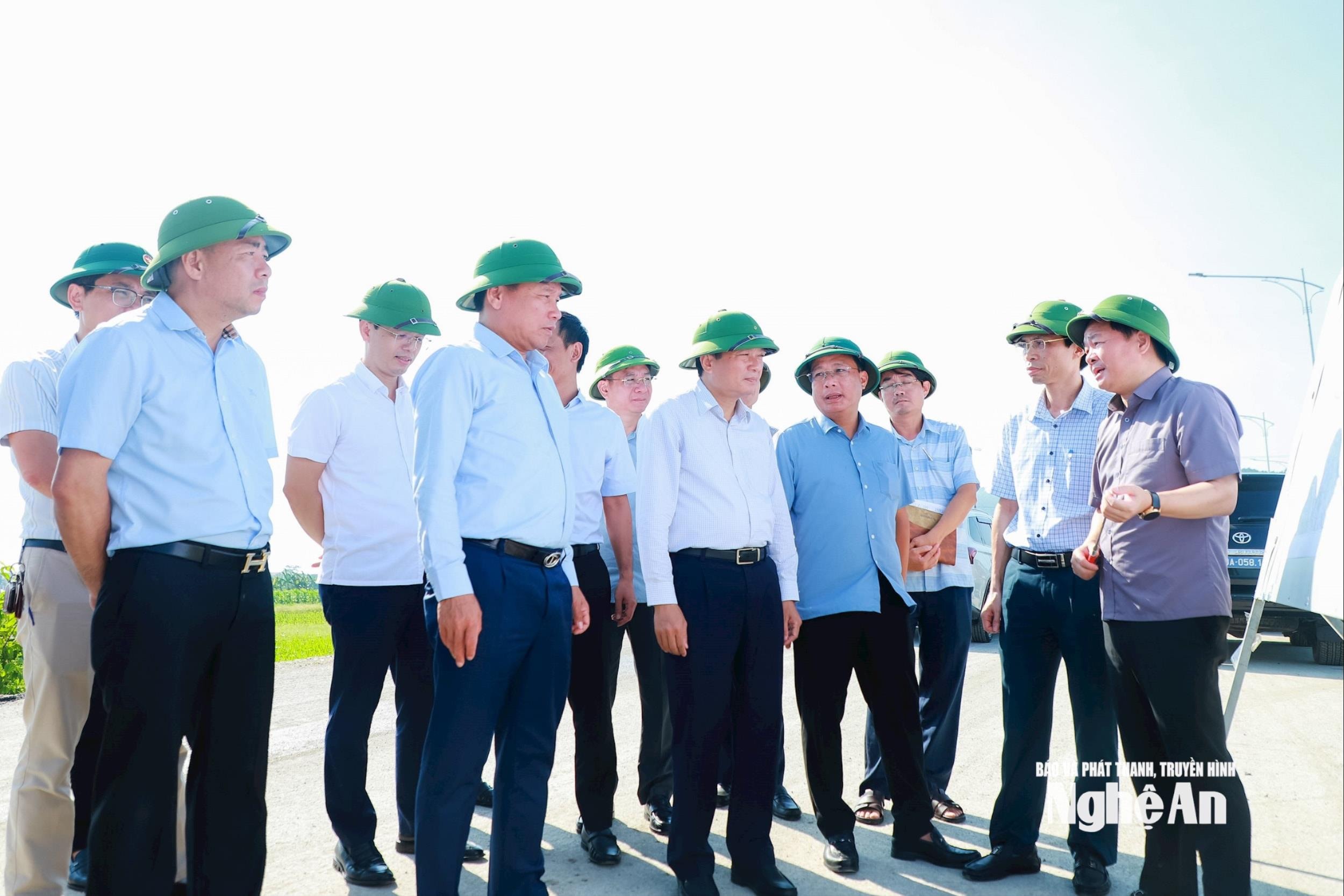 Chủ tịch UBND tỉnh Nghệ An Lê Hồng Vinh kiểm tra các công trình trọng điểm