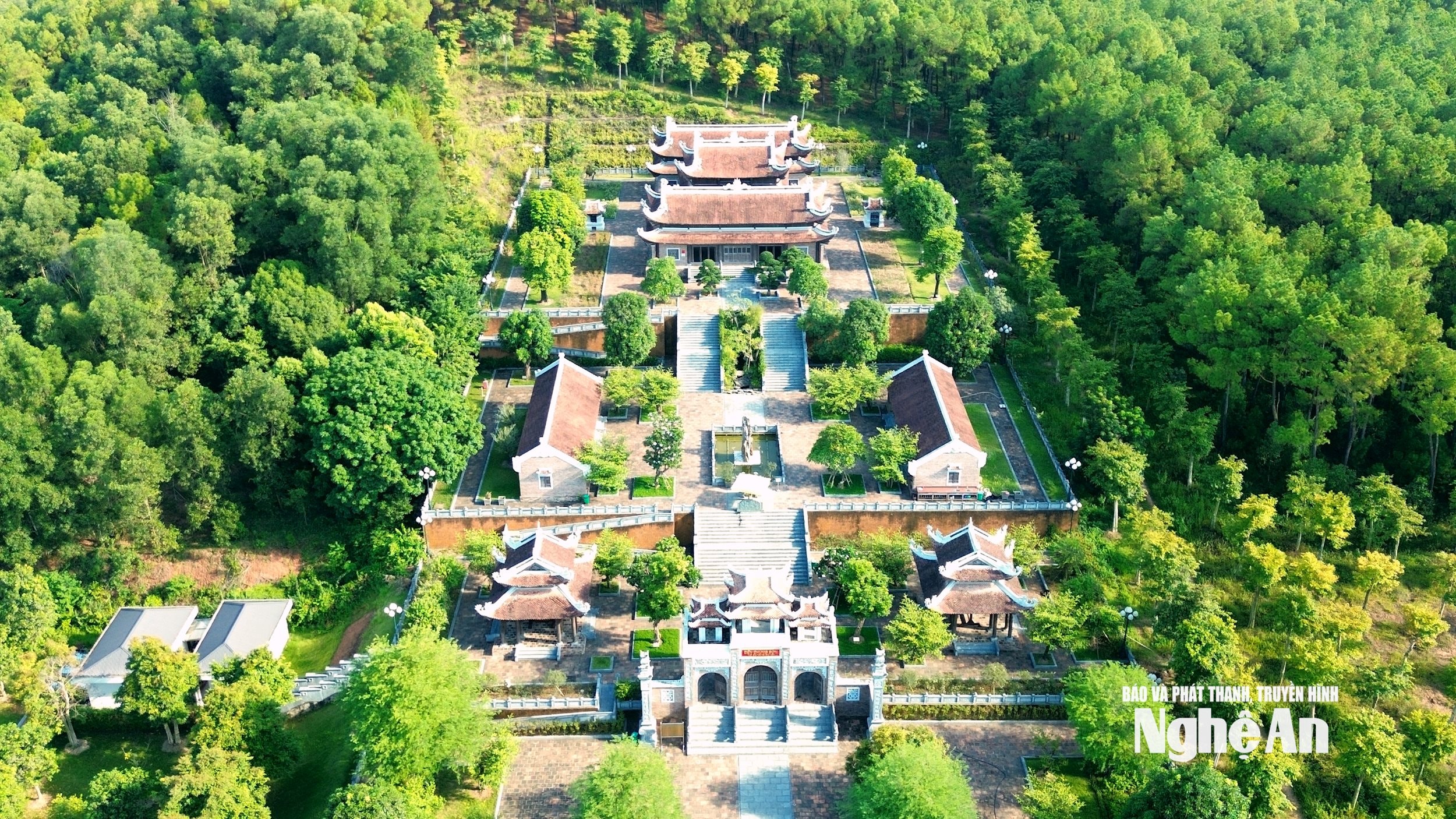 đền Chung 1