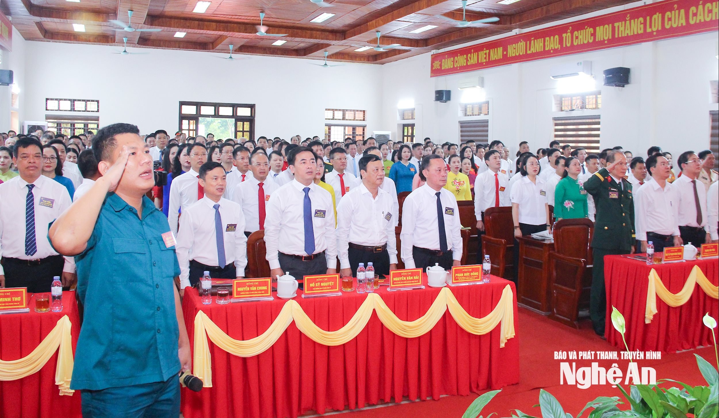 Chương trình chào cờ tại Đại hội. Ảnh Mai Hoa
