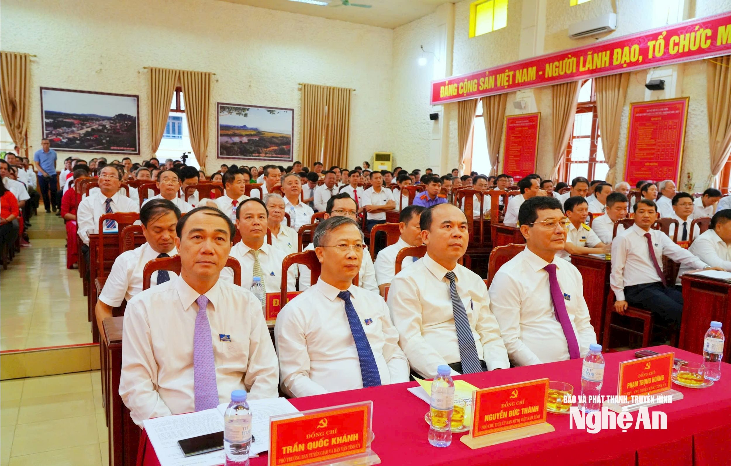  Đại biểu