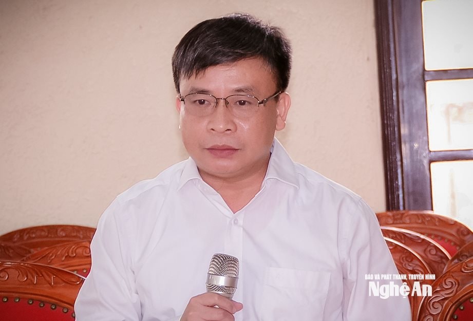 Tiến sĩ Chu Trọng Trang, Phó Giám đốc Phụ trách Trung tâm Kiểm soát Bệnh tật tỉnh nêu rõ Diễn Châu, Quỳnh Lưu và Hoàng Mai có nguy cơ sốt xuất huyết tăng cao trong thời gian tới copy