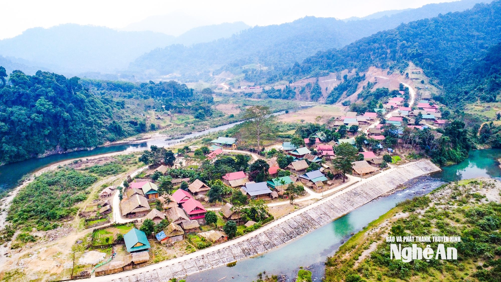 Toàn cảnh bản Búng, xã Môn Sơn. Ảnh: Thành Cường