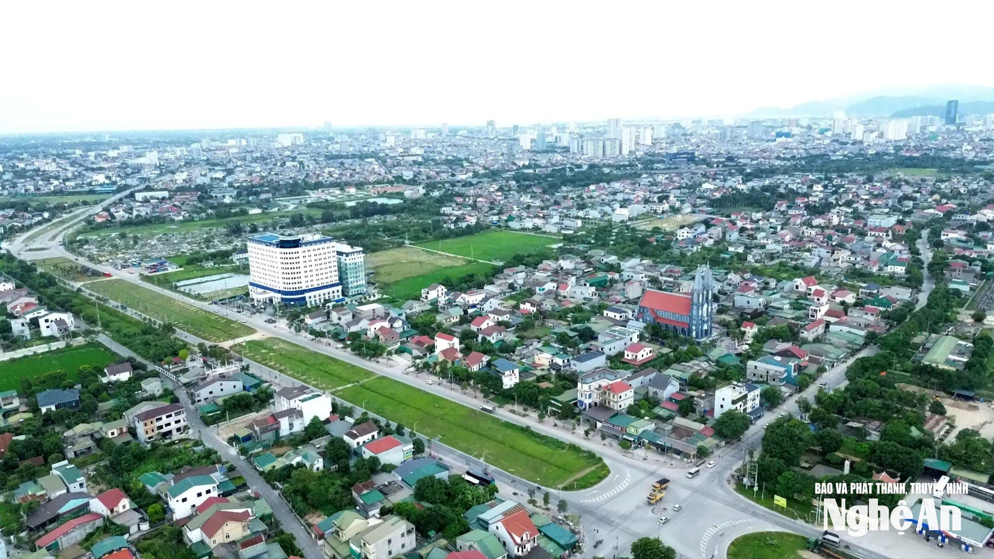 Xem xét điều chỉnh quy hoạch để bảo đảm quyền lợi người dân tại phường Vinh Hưng