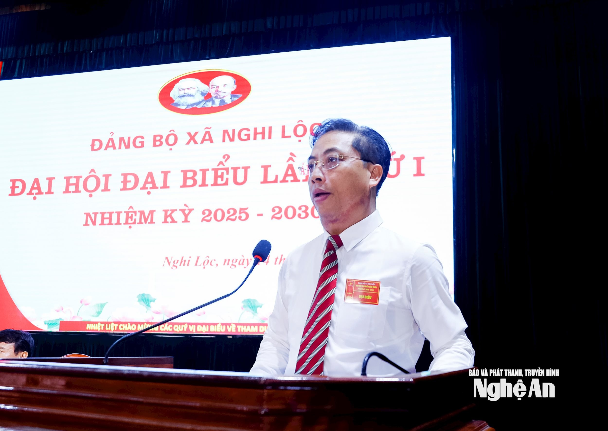  anh tùng