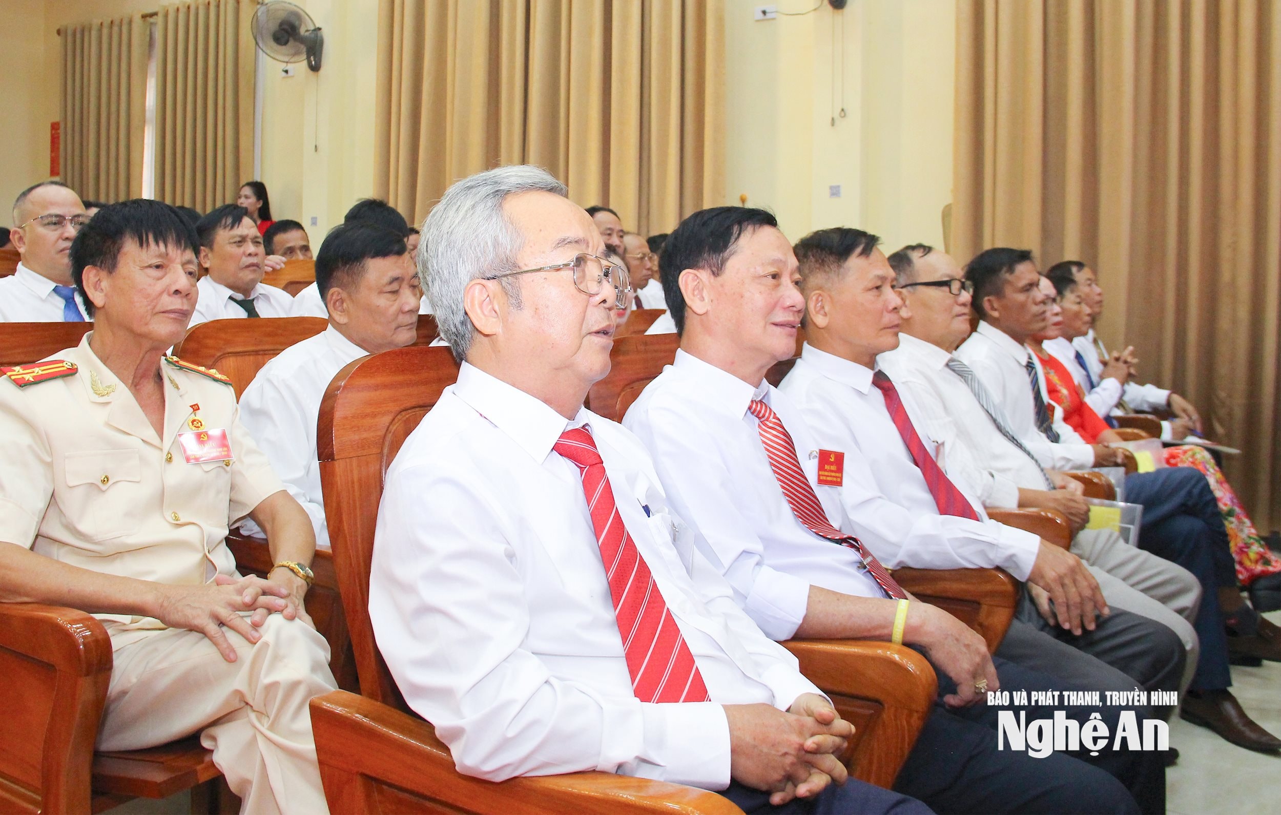 Các đảng viên tham dự Đại hội. Ảnh- Mai Hoa