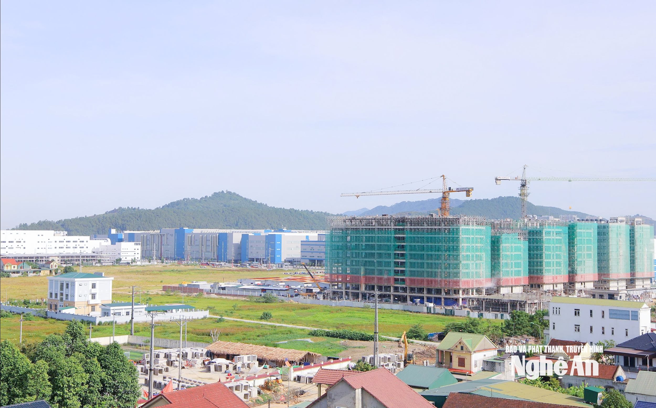  Khu công nghiệp Vsip đứng chân trên địa bàn xã Hưng Nguyên đang tạo ra cơ hội phát triển cho địa phương. Ảnh Đậu Kiều Hoa