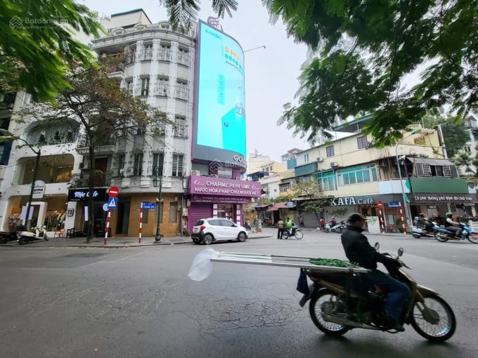 Mặt phố Tràng Thi, ngã 5 Cửa Nam siêu hiếm, giá mềm nhất khu vực, kinh doanh đỉnh, mặt tiền 8m
