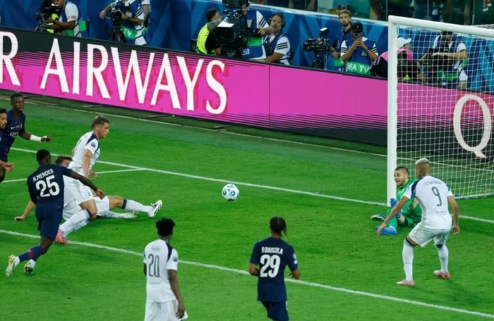 PSG hoàn toàn bế tắc trước Tottenham trong hiệp một.