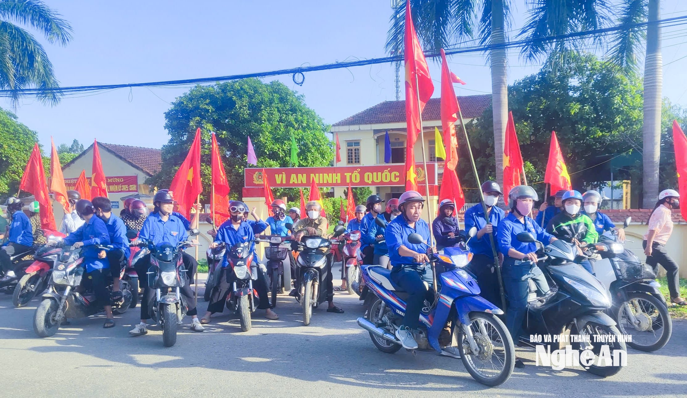  Các lực lượng tham gia tuyên truyền, cổ động 