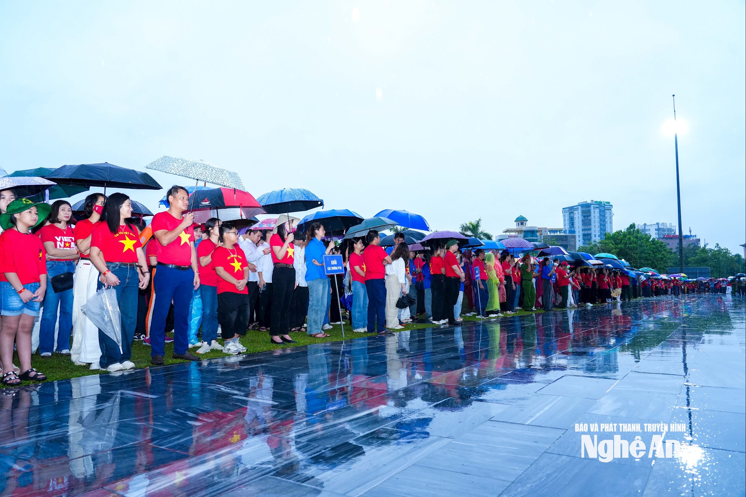 chào cờ tại quảng trường (13)