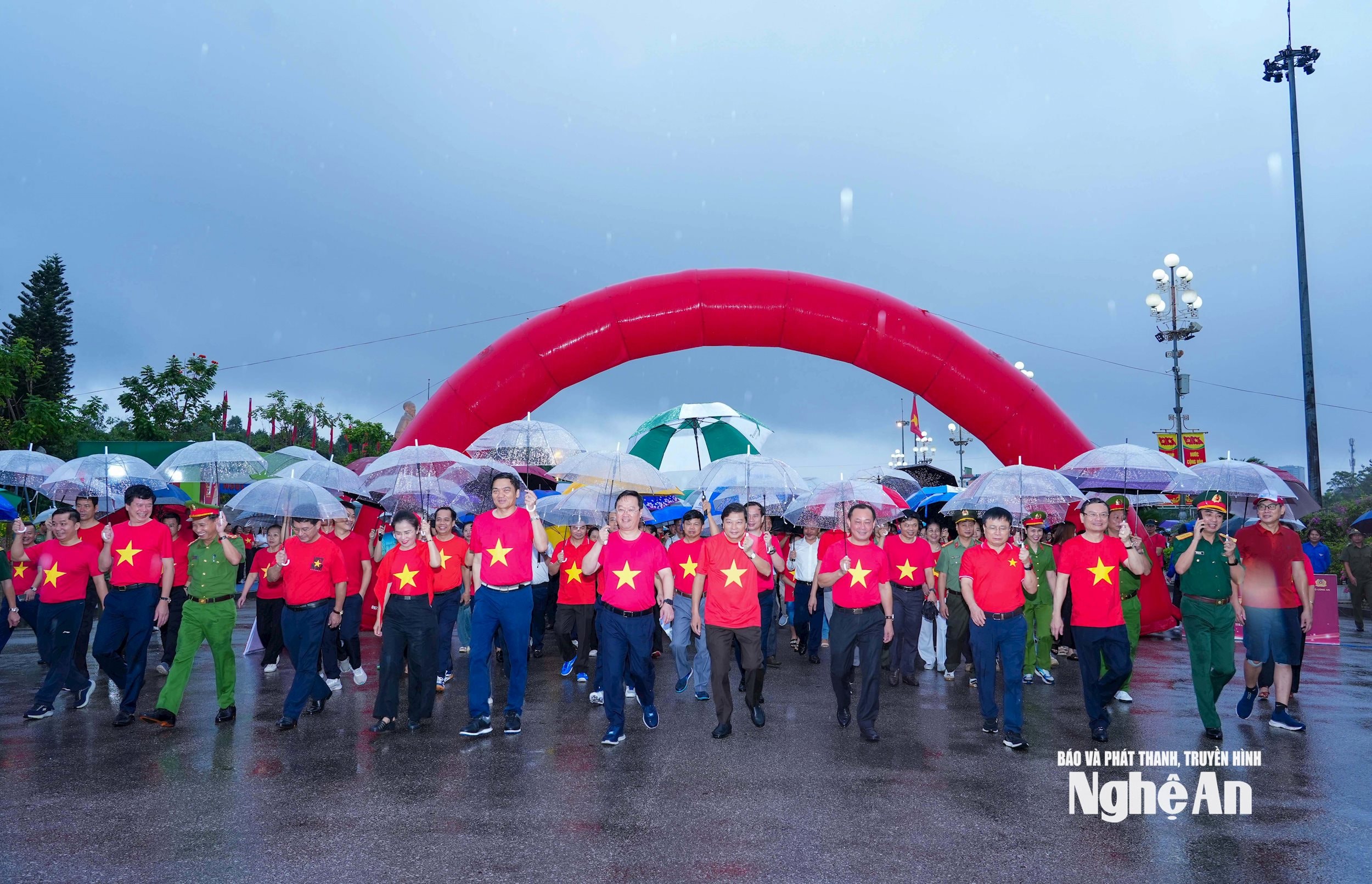 chào cờ tại quảng trường (17)