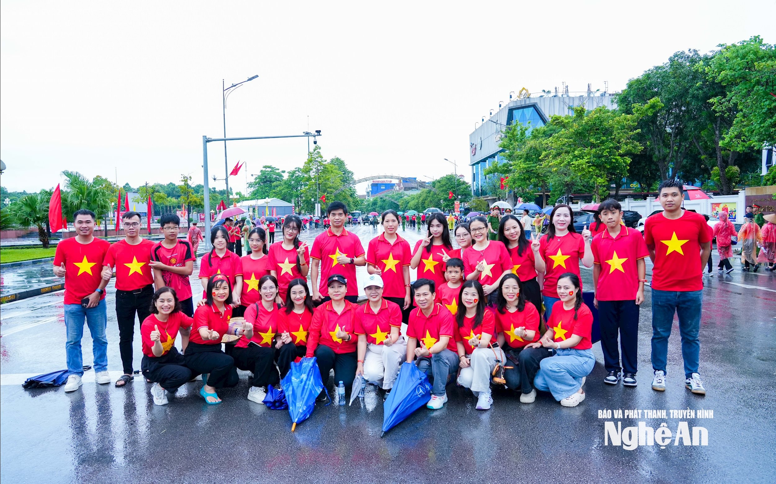 chào cờ tại quảng trường (25)