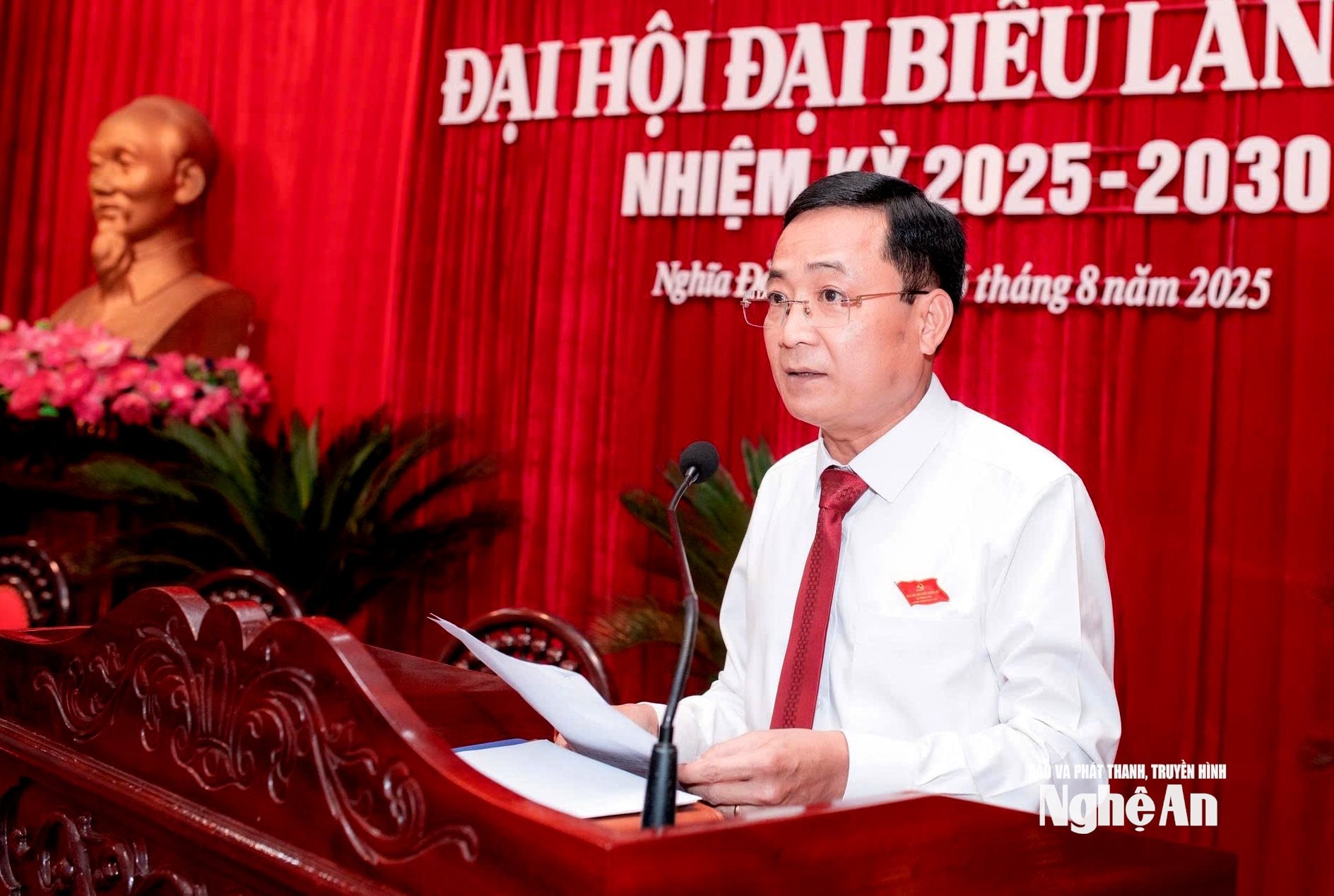Đồng chí Phạm Chí Kiên - Bí thư Đảng ủy, Chủ tịch HĐND xã Nghĩa Đàn phát biểu khai mạc đại hội