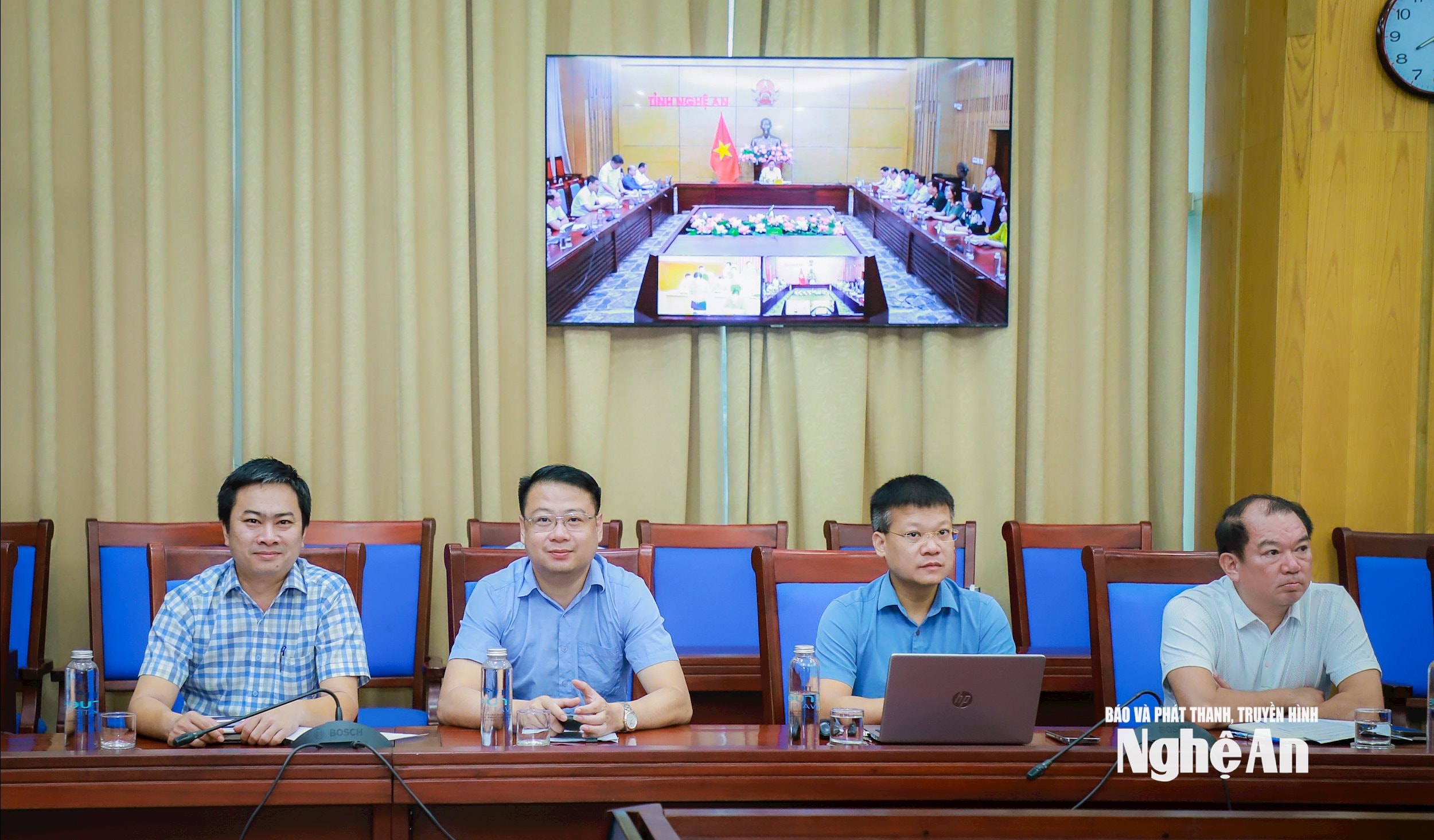 Các đại biểu dự hội nghị tại điểm cầu UBND tỉnh Nghệ An. Ảnh: Thành Duy
