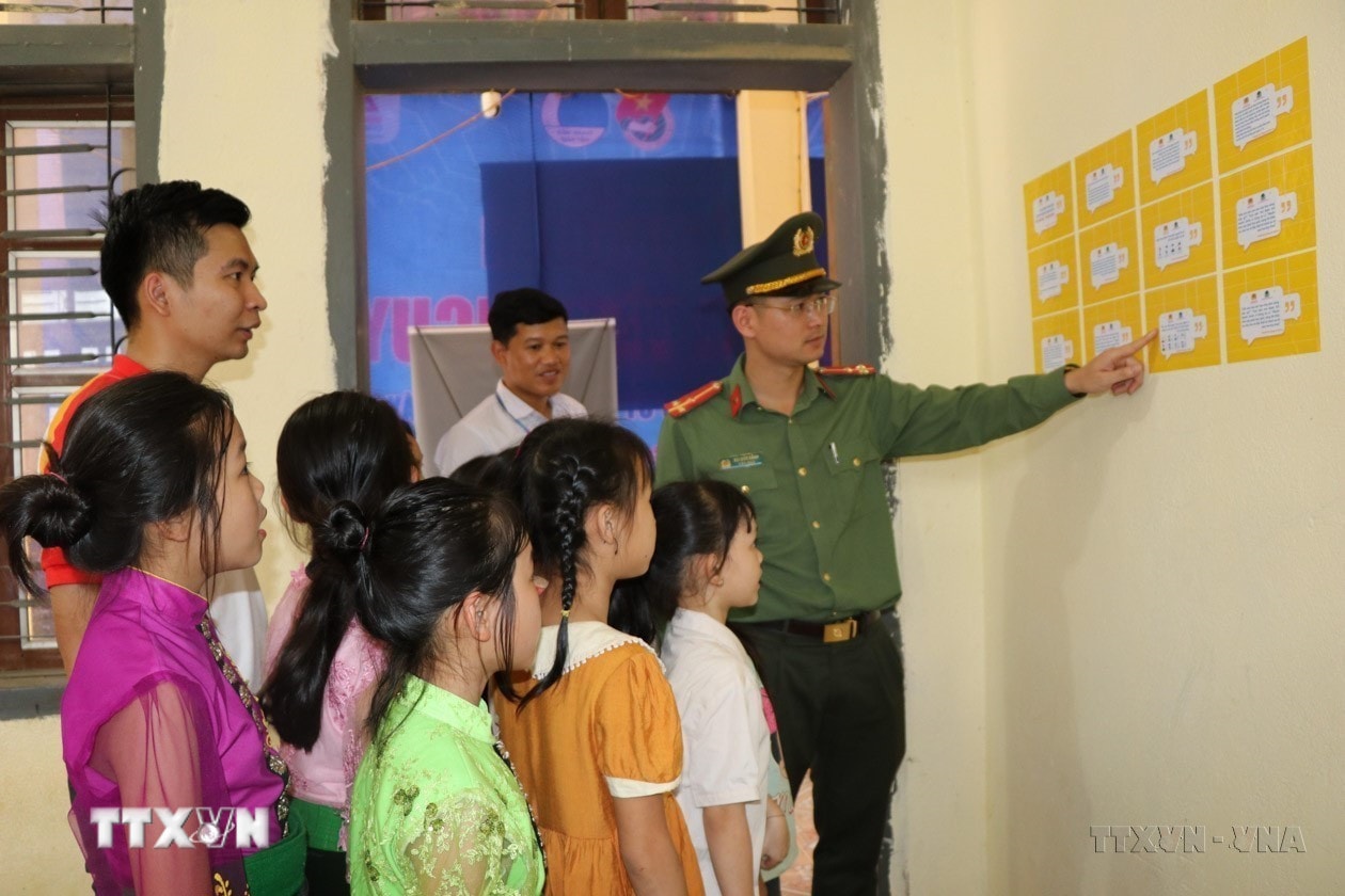 ttxvn-ngay-truyen-thong-cong-an-nhan-dan-20-1318.jpg